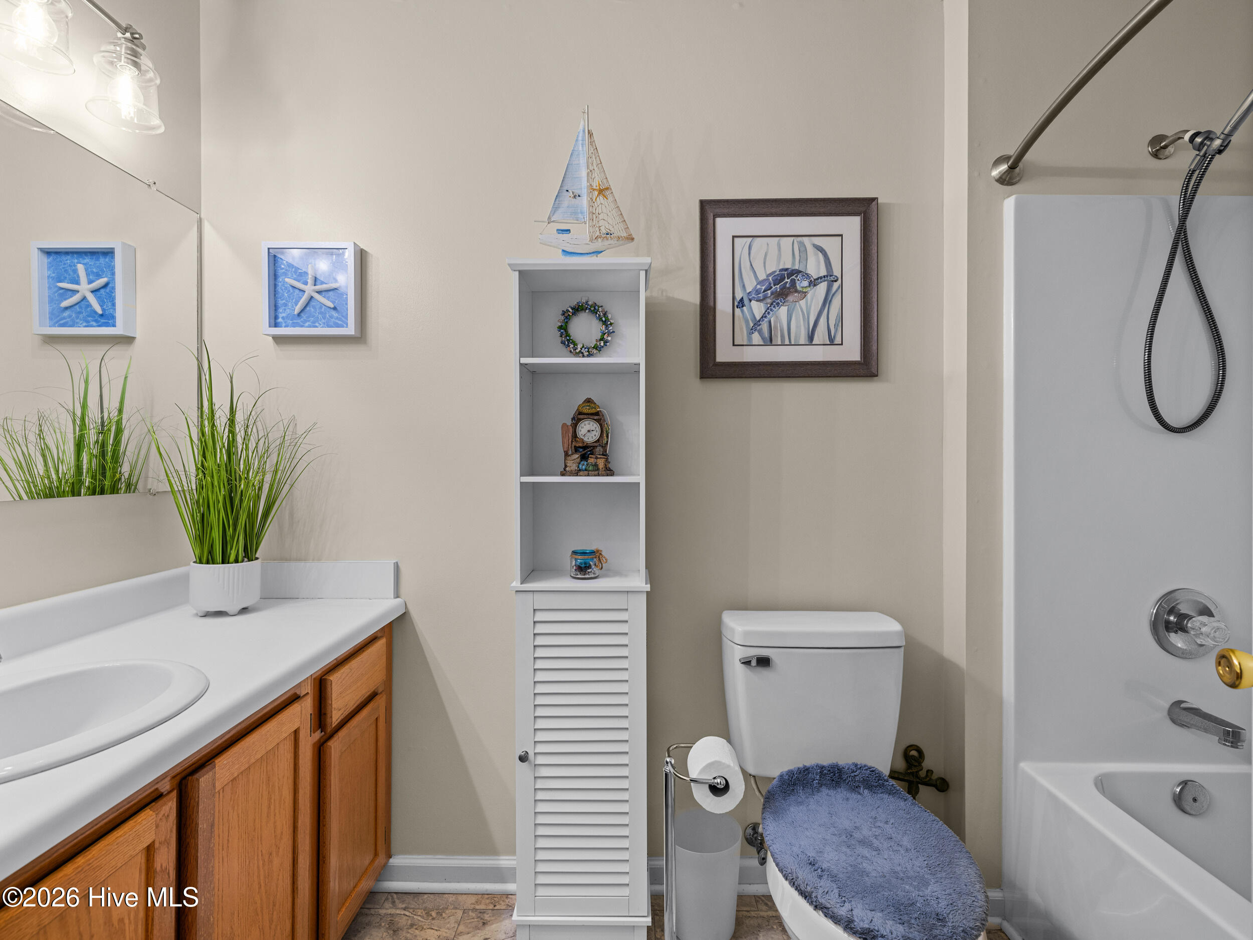 100551107 | Photo 45