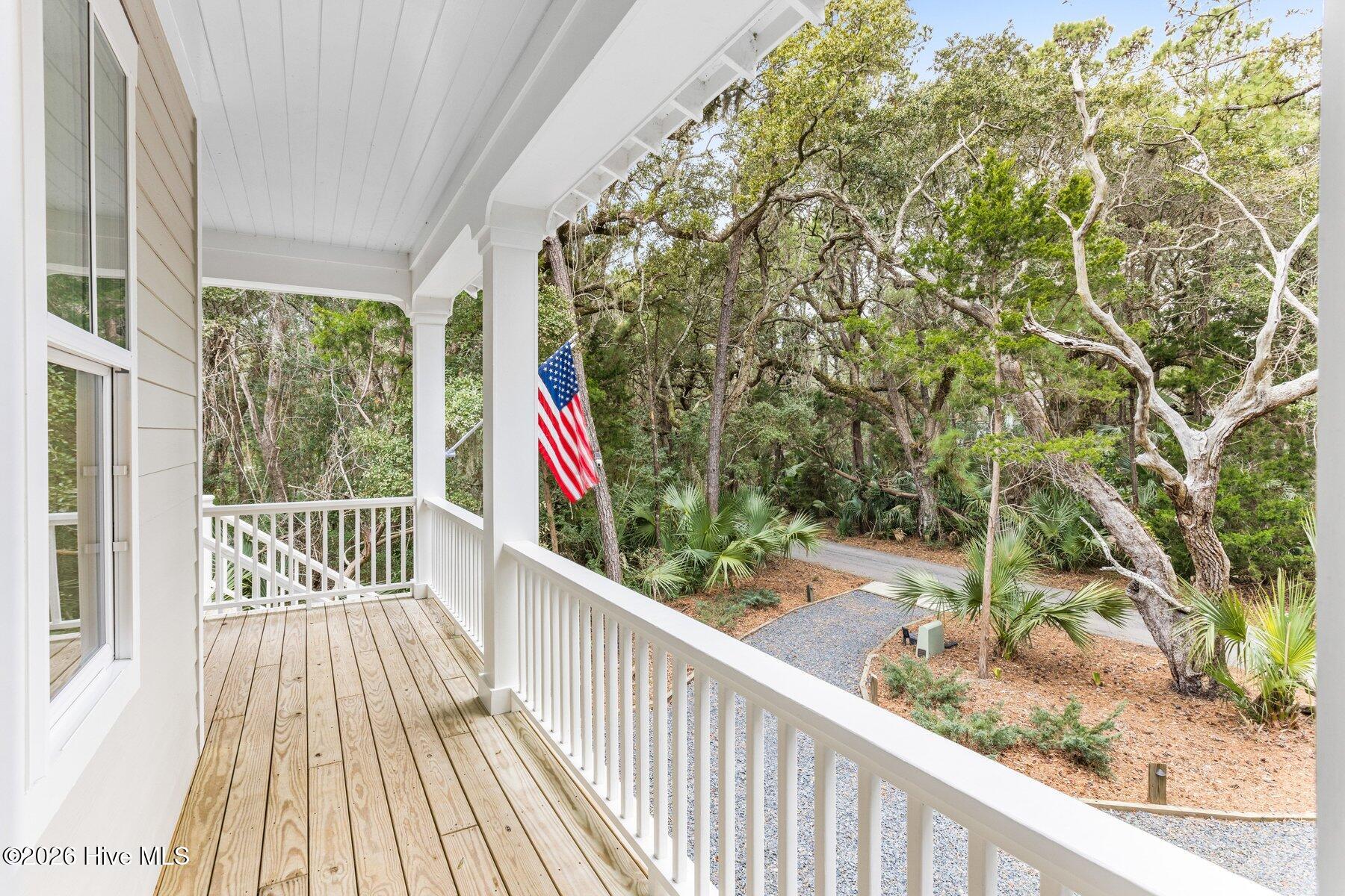 100554015 | Photo 49