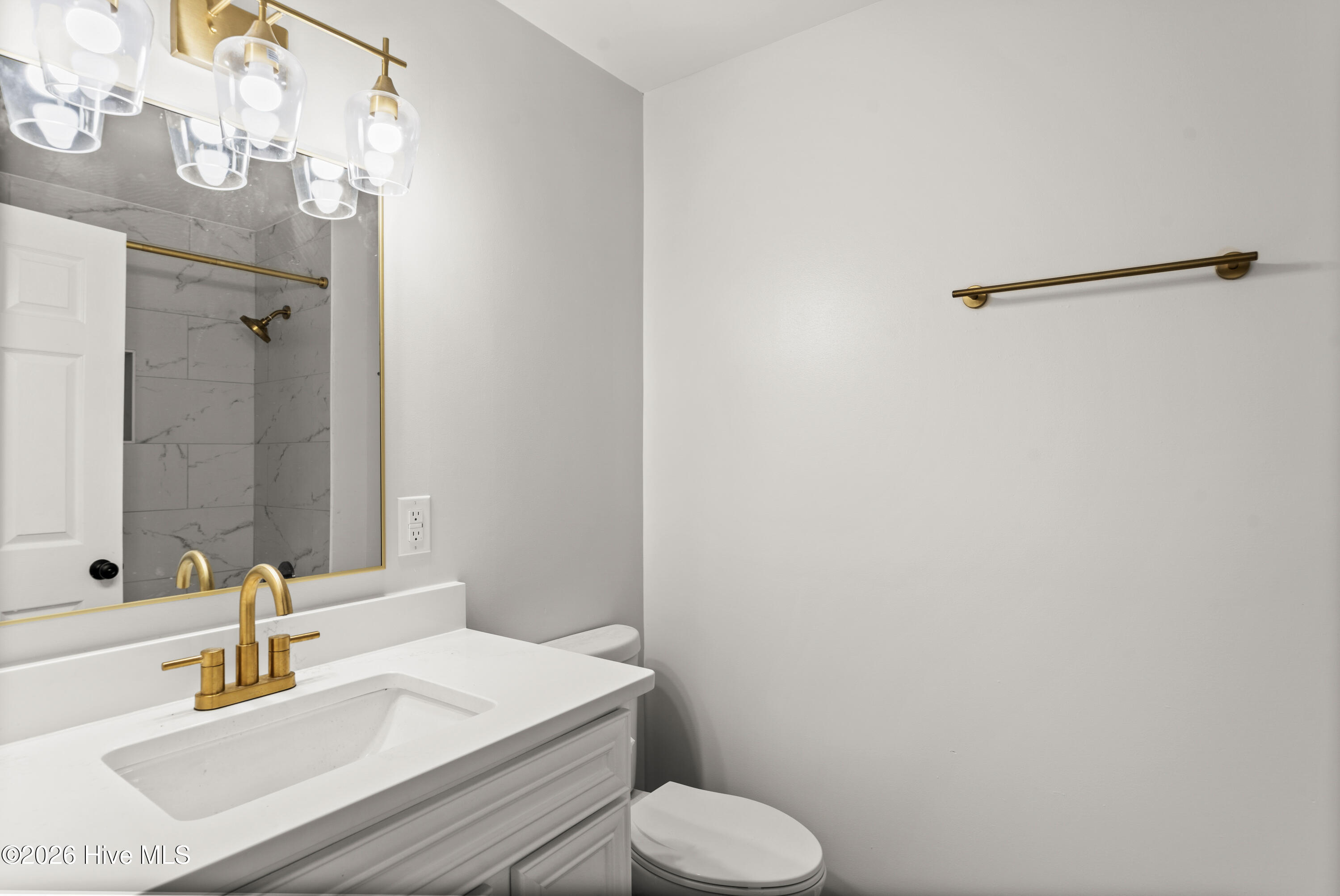 100569297 | Photo 20