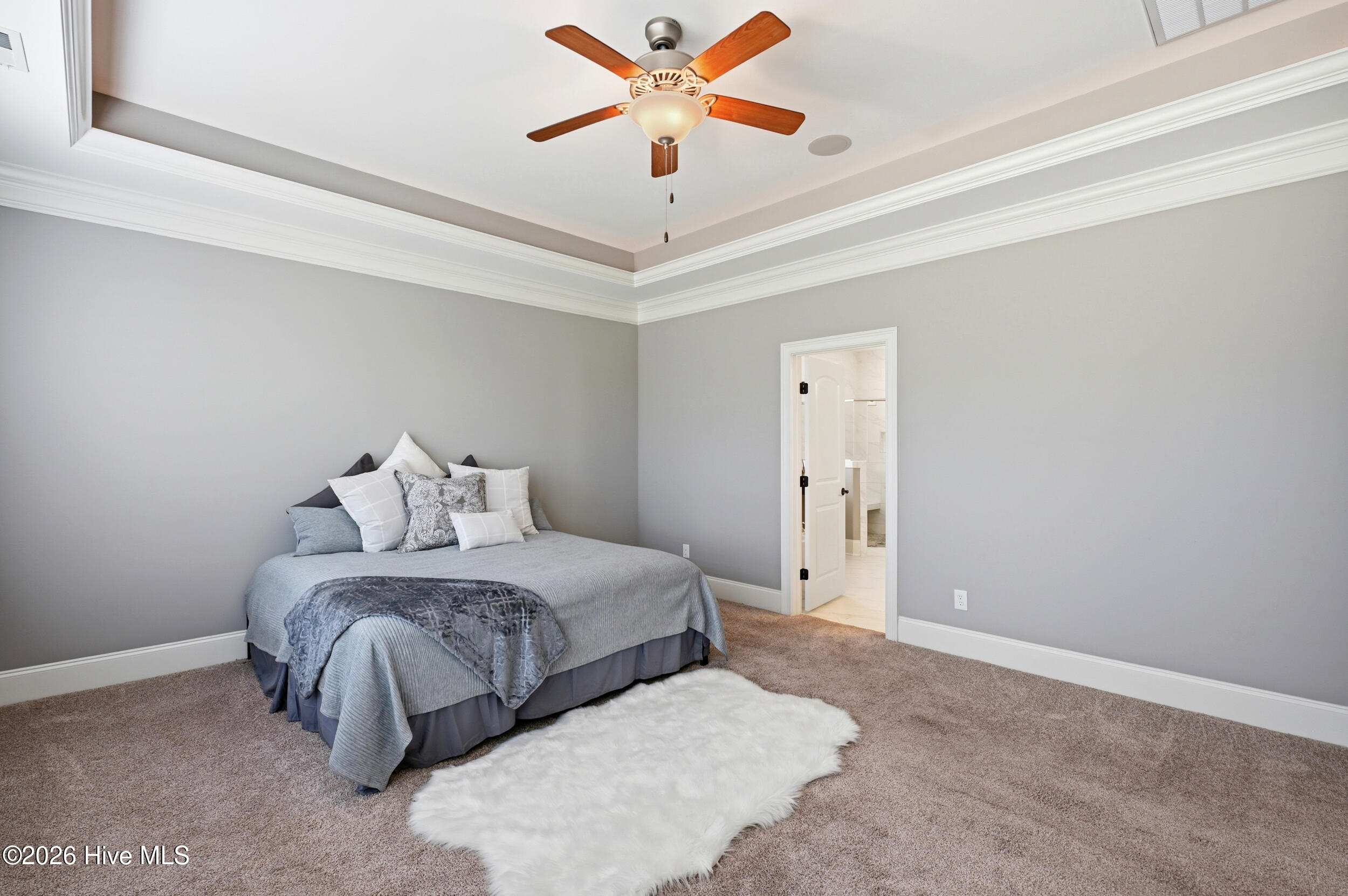 100567855 | Photo 28