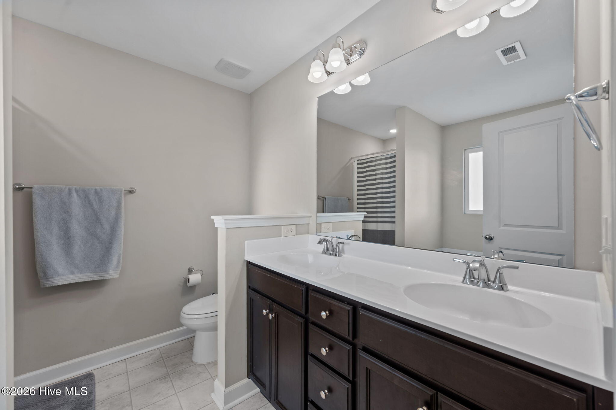 100548485 | Photo 21