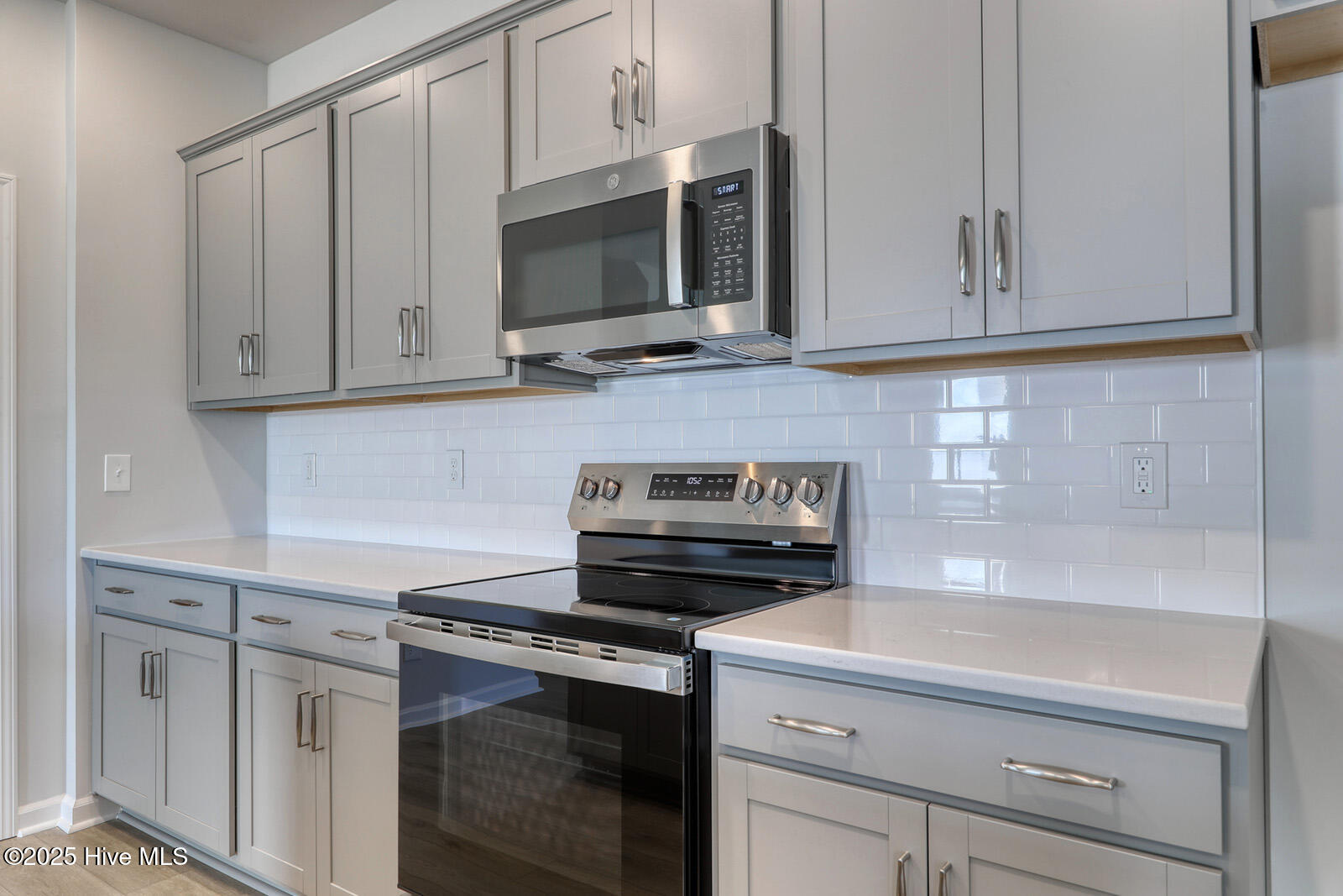 100549689 | Photo 53