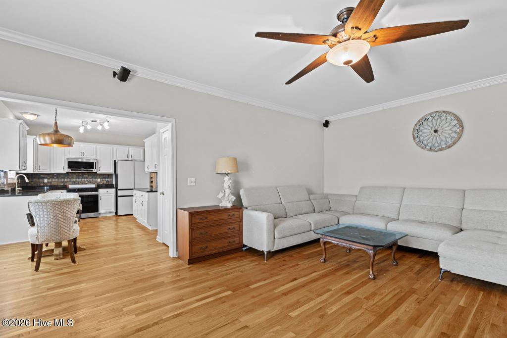 100564951 | Photo 21