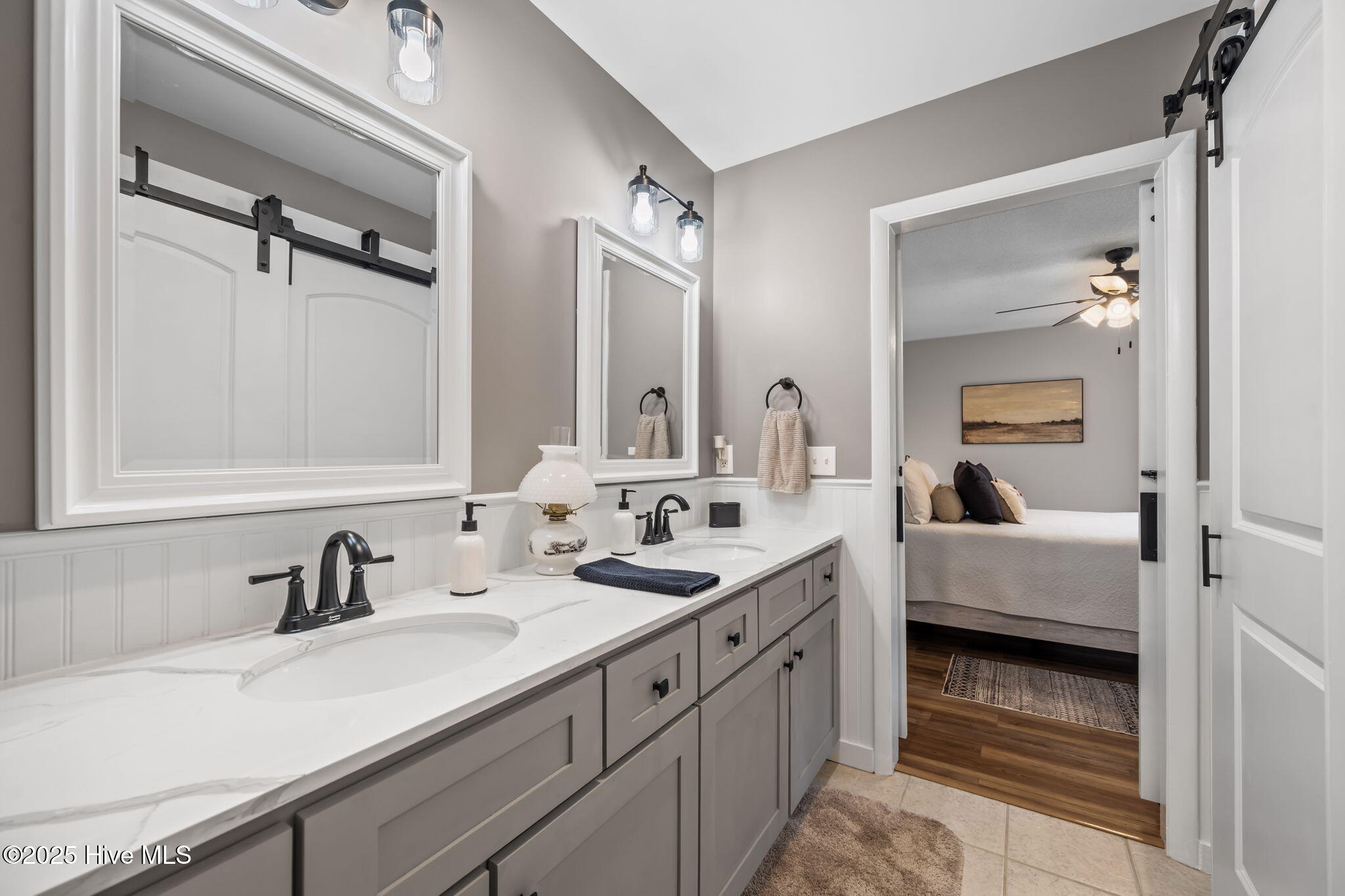 100537179 | Photo 16