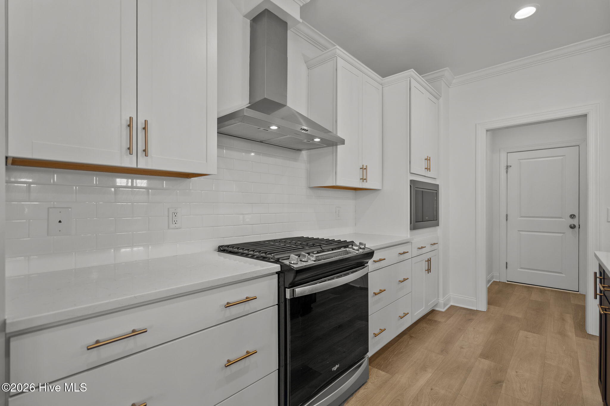 100552740 | Photo 17