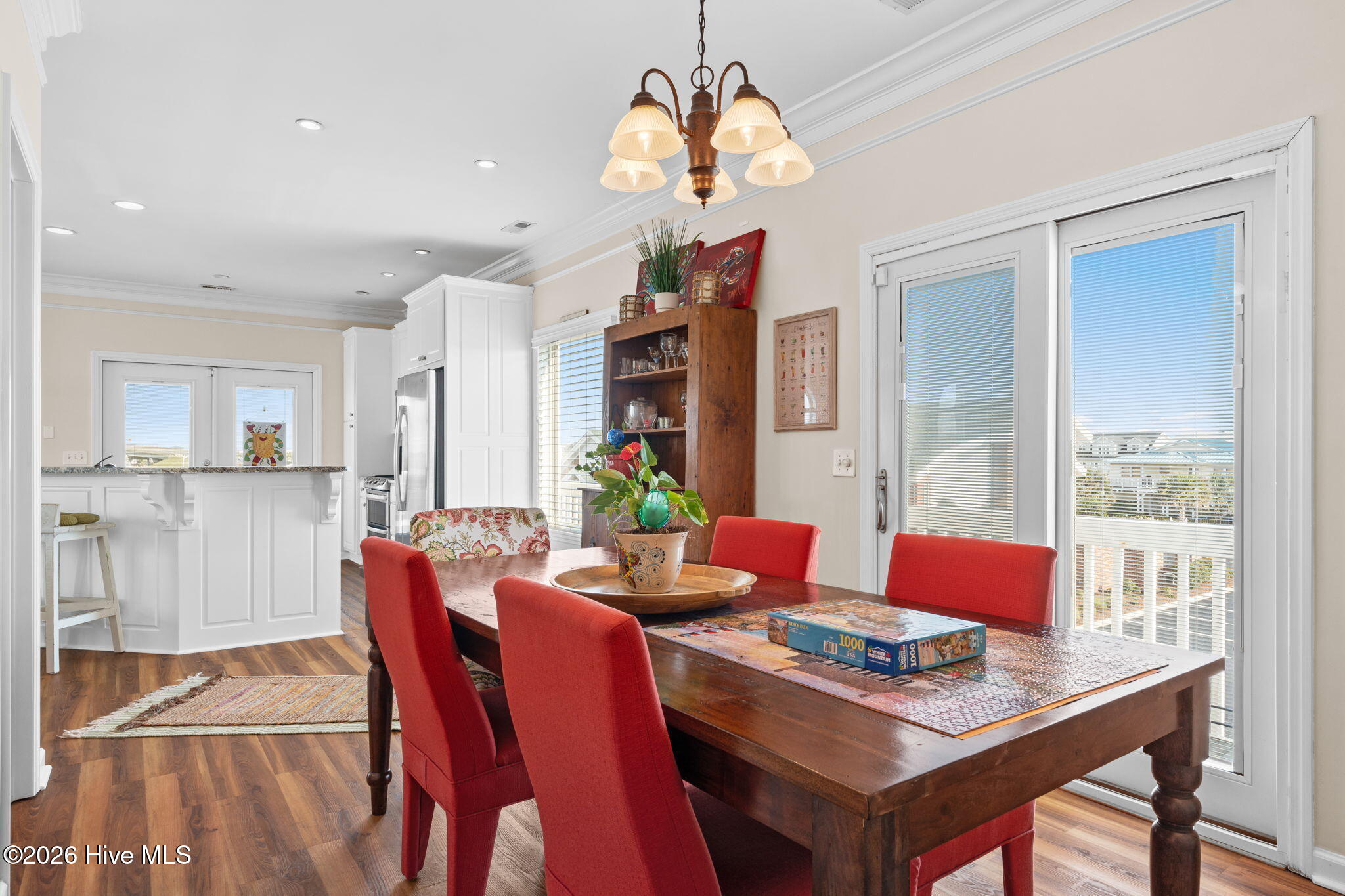 100561633 | Photo 15