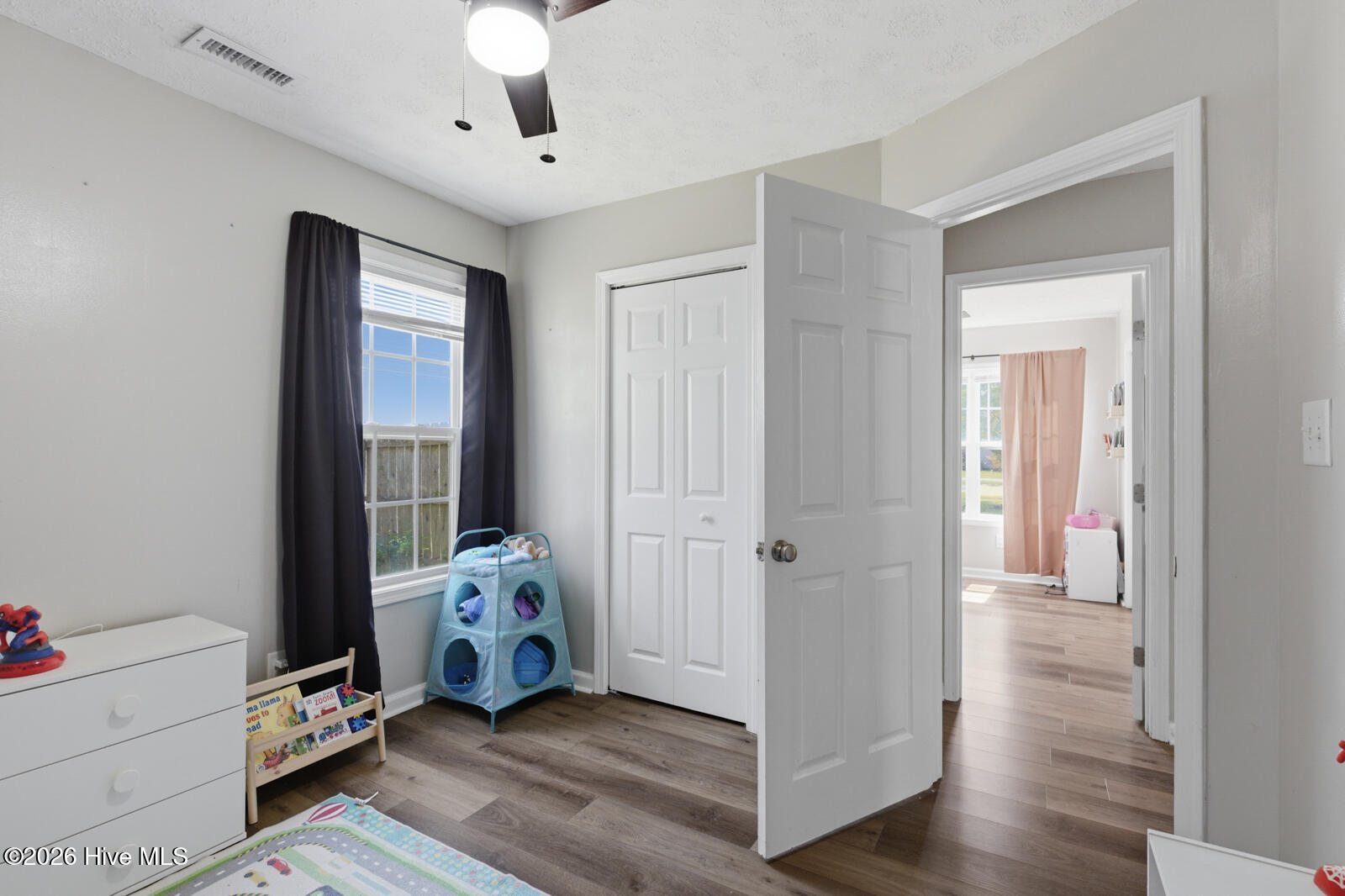 100568997 | Photo 17