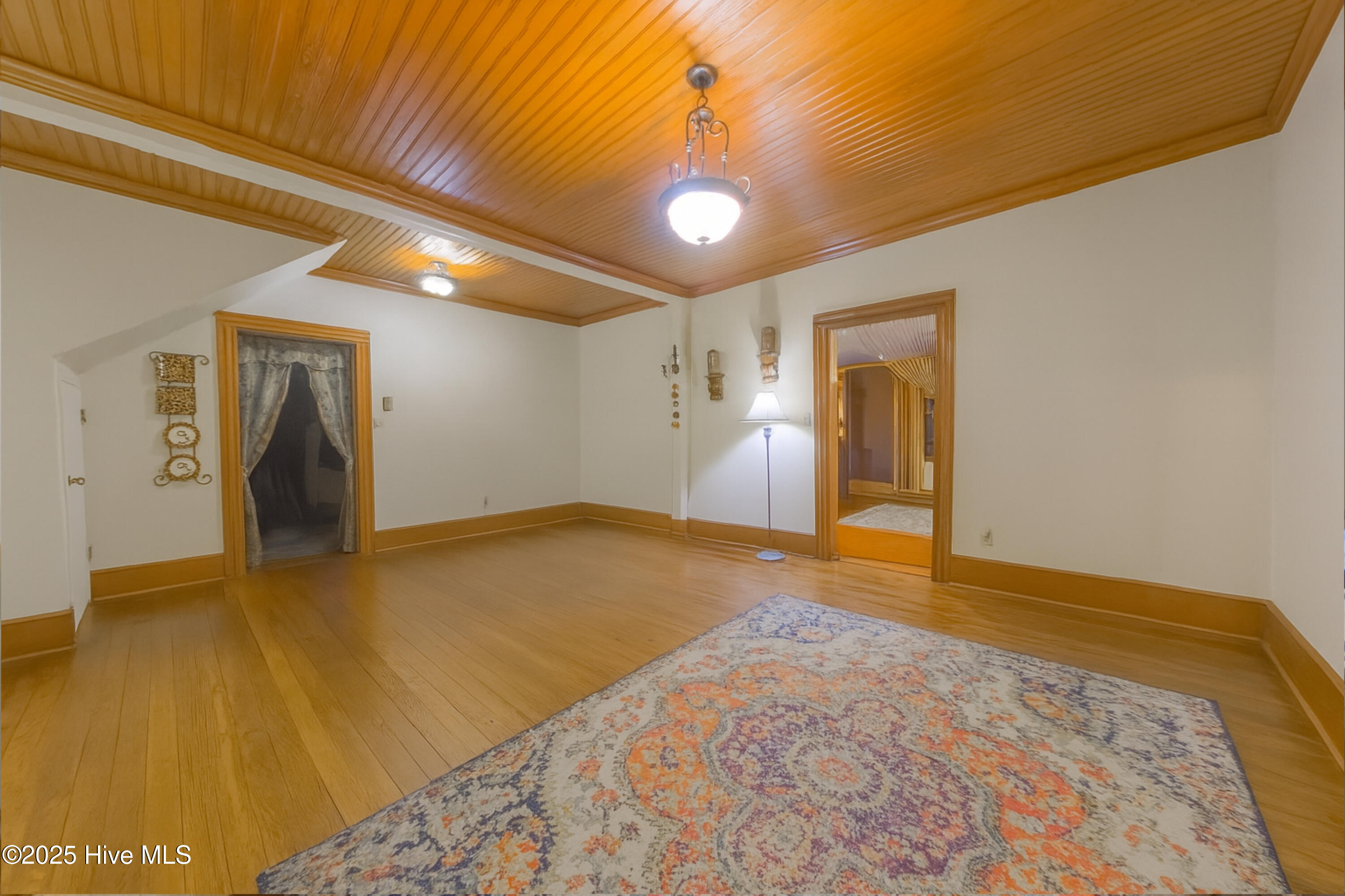 100474271 | Photo 23