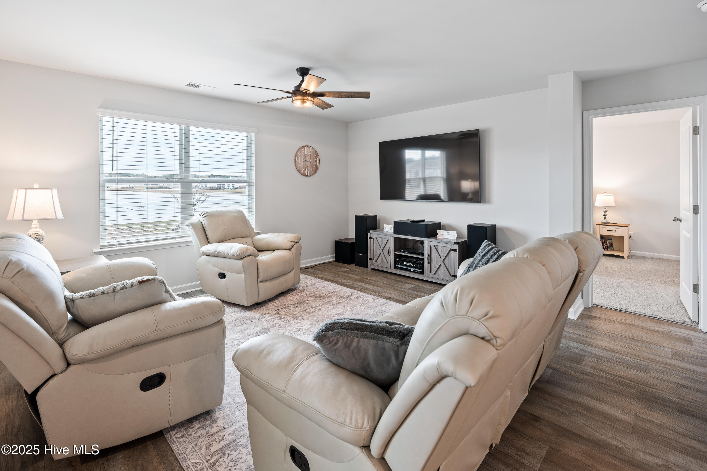 100543379 | Photo 20