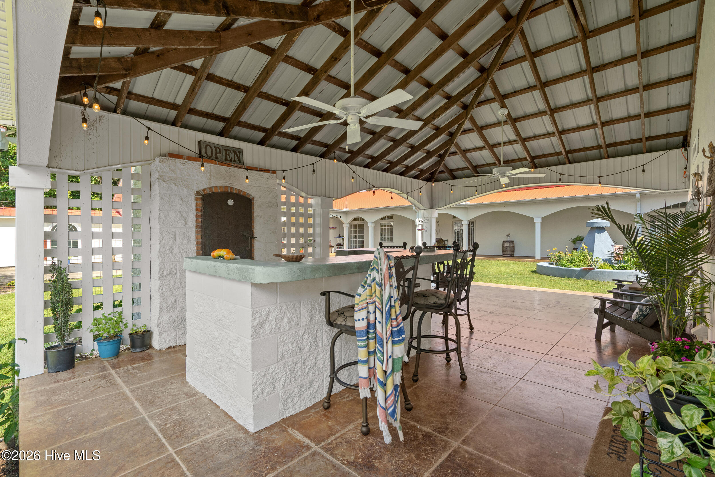 100548426 | Photo 38