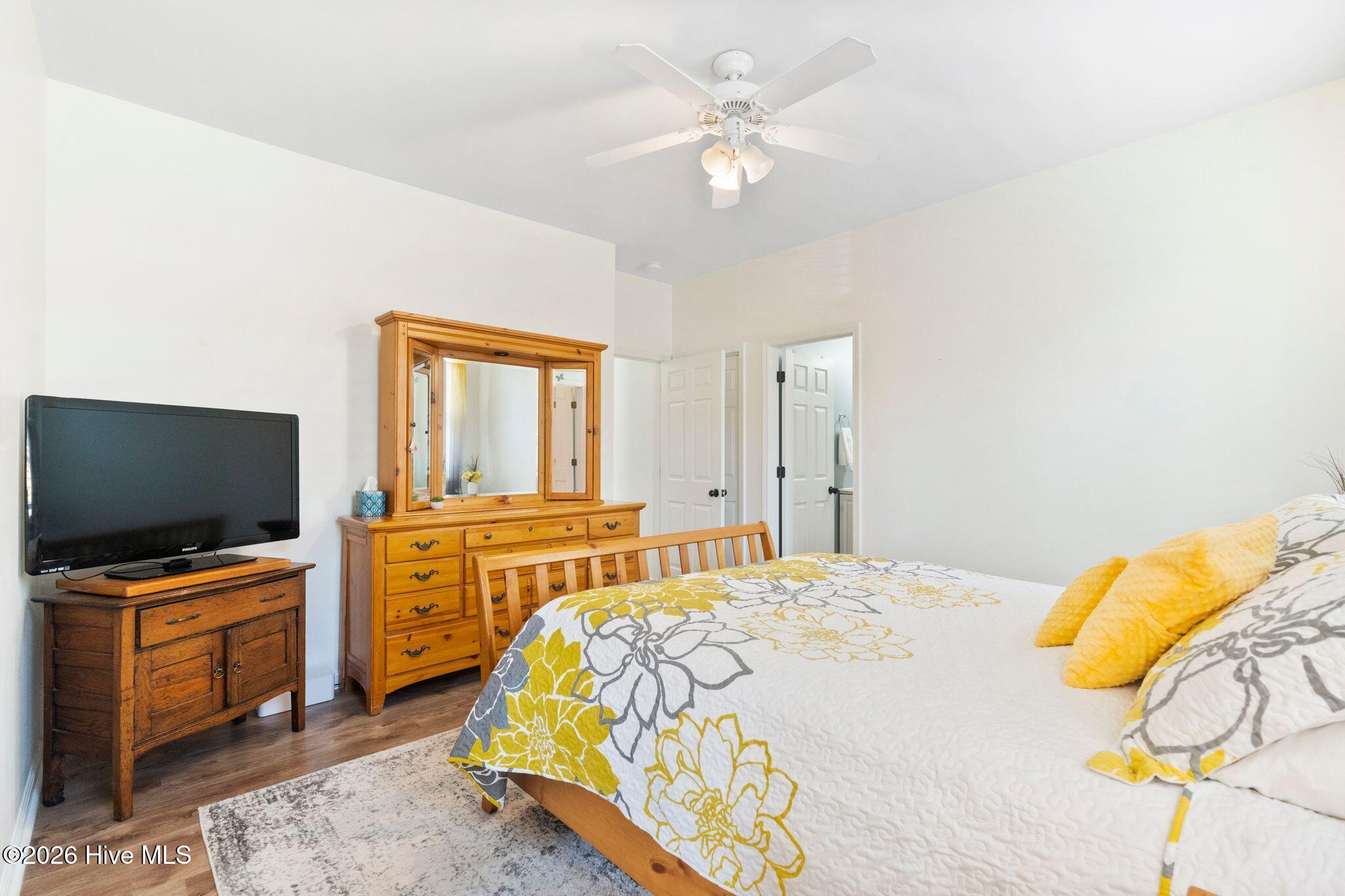 100570513 | Photo 32