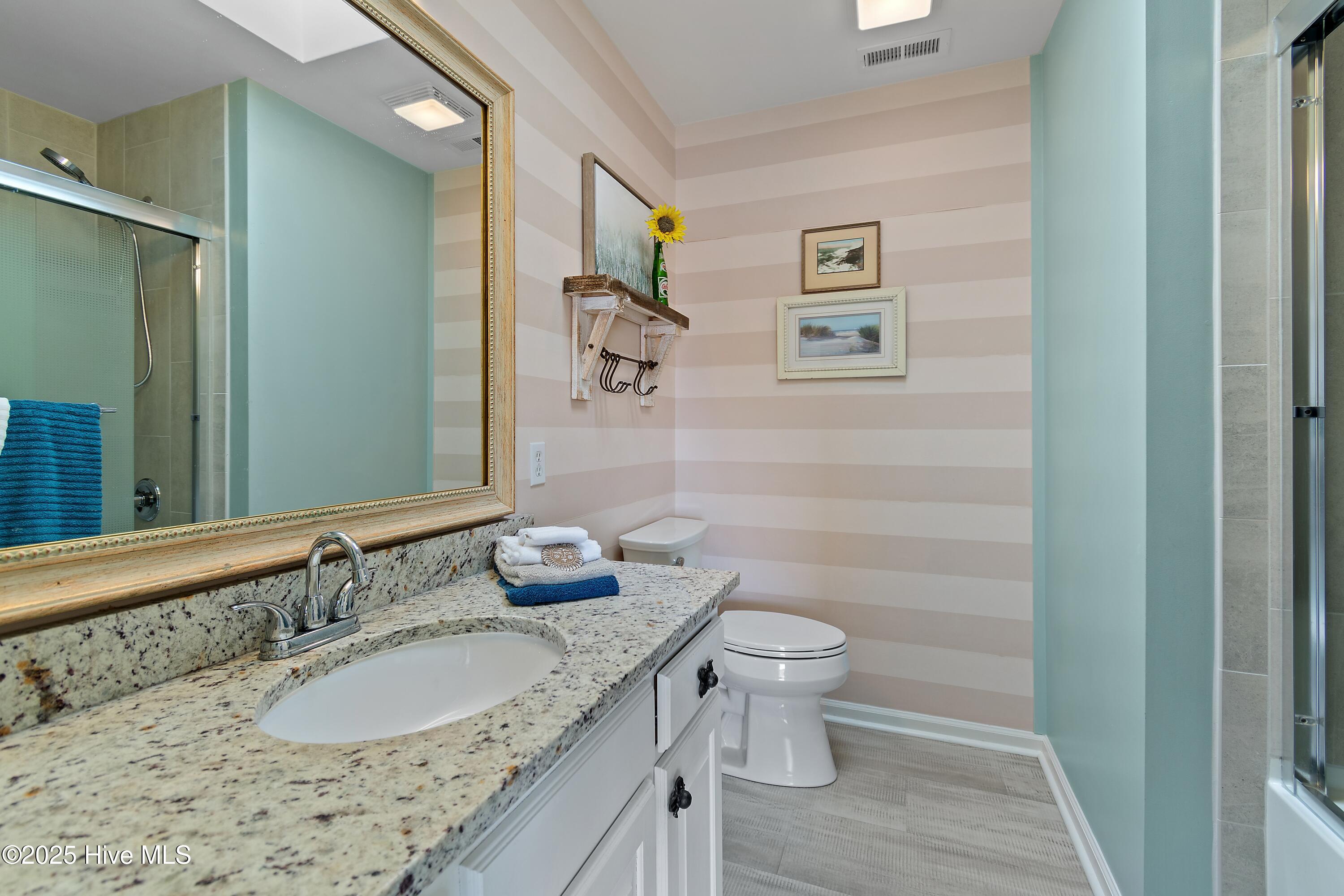 100520604 | Photo 42