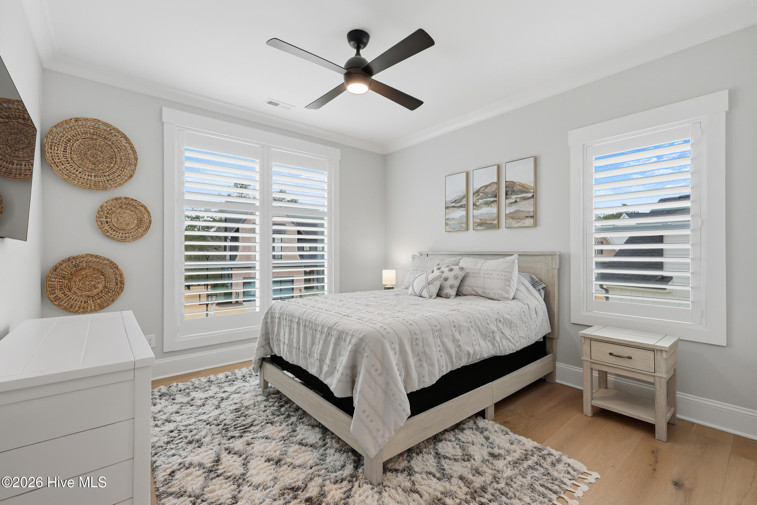 100551729 | Photo 32