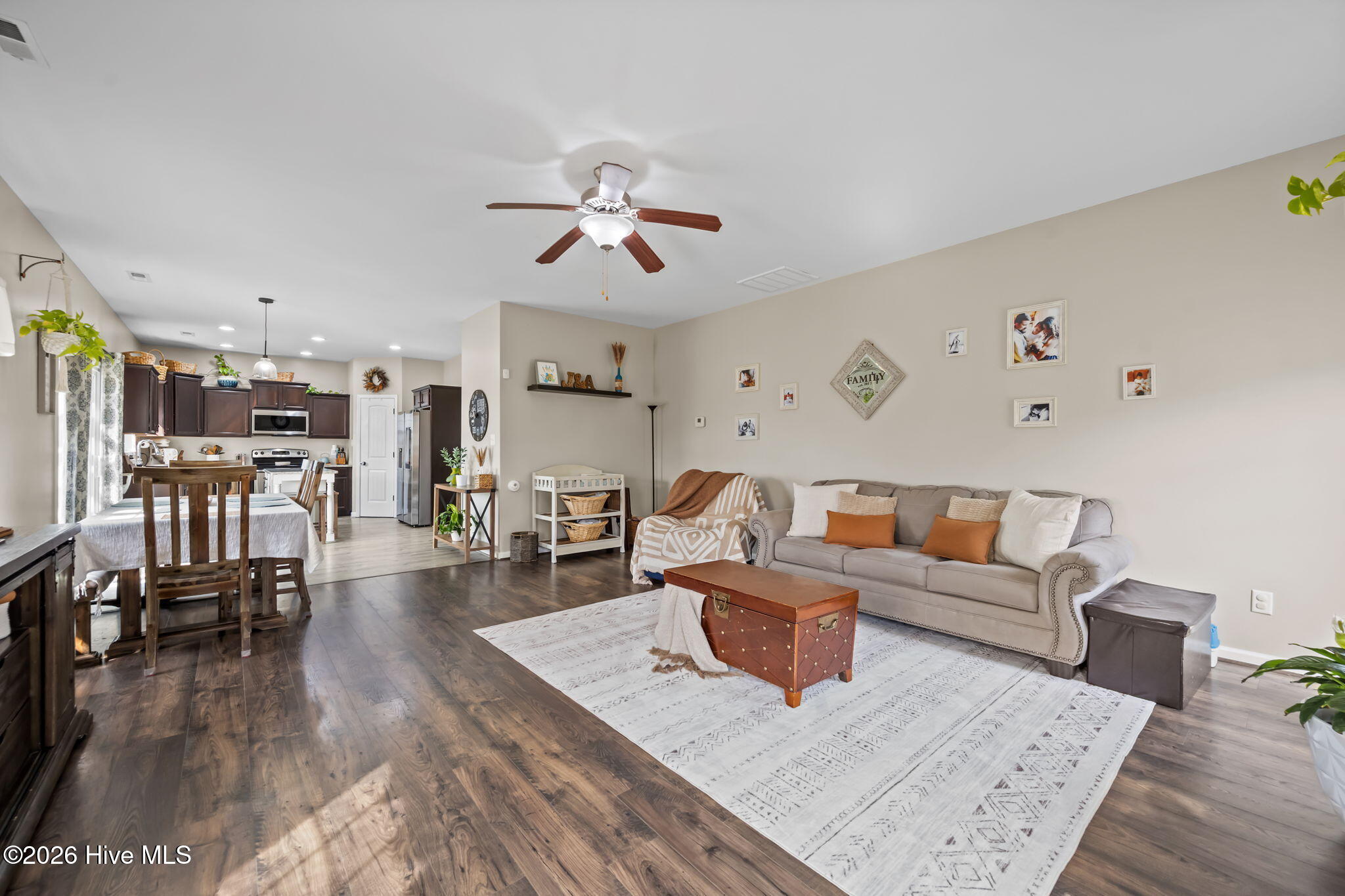 100560524 | Photo 19