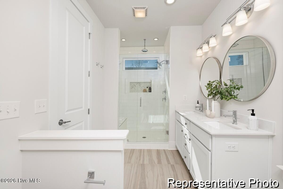 100547748 | Photo 22