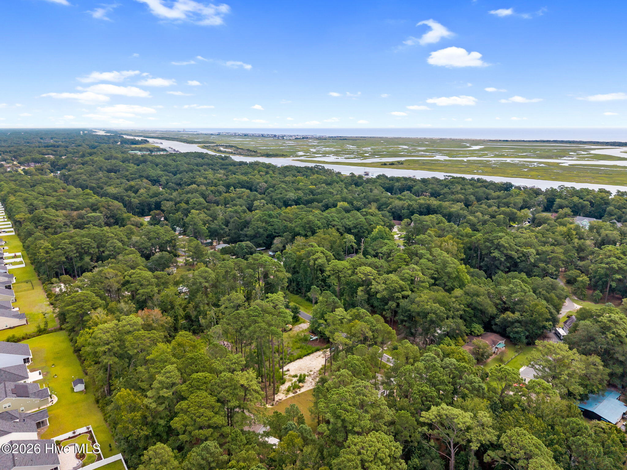 100547883 | Photo 35