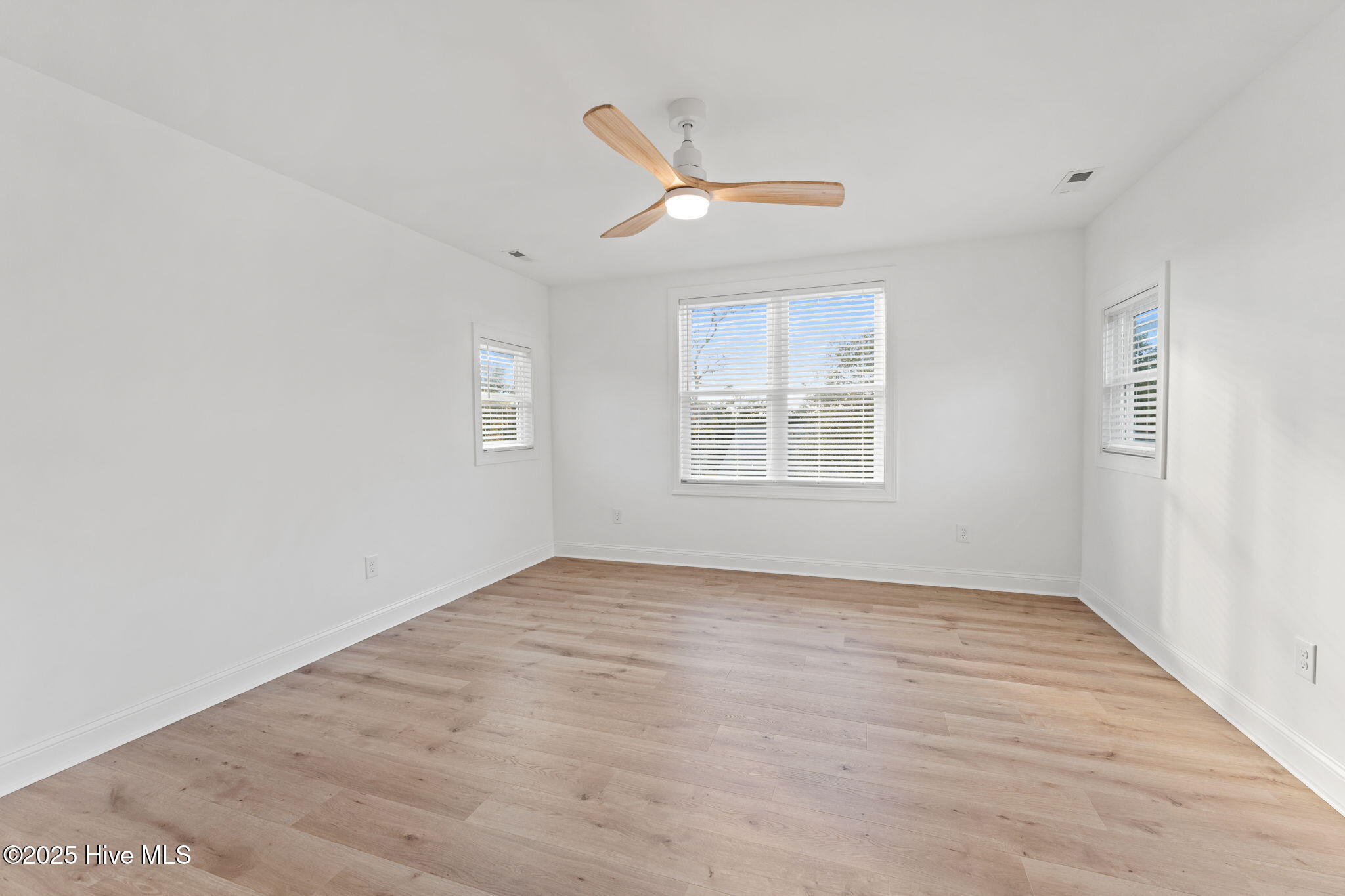 100539772 | Photo 32