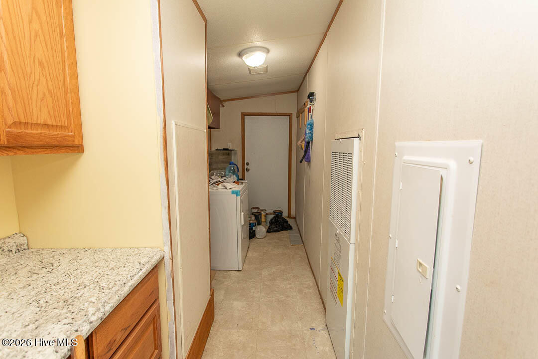 100549919 | Photo 13