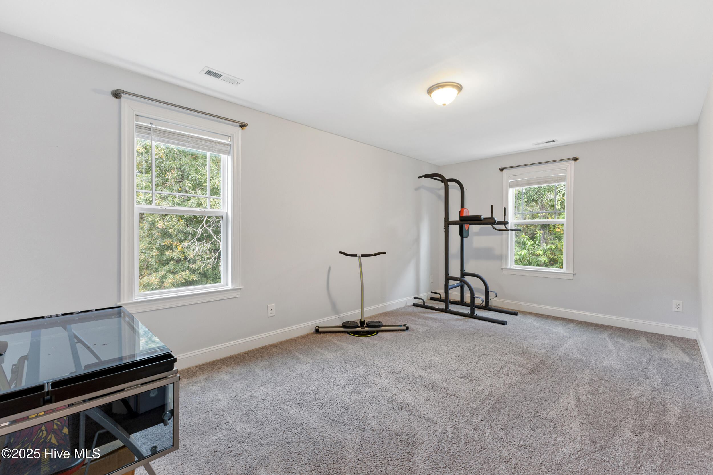 100533307 | Photo 36