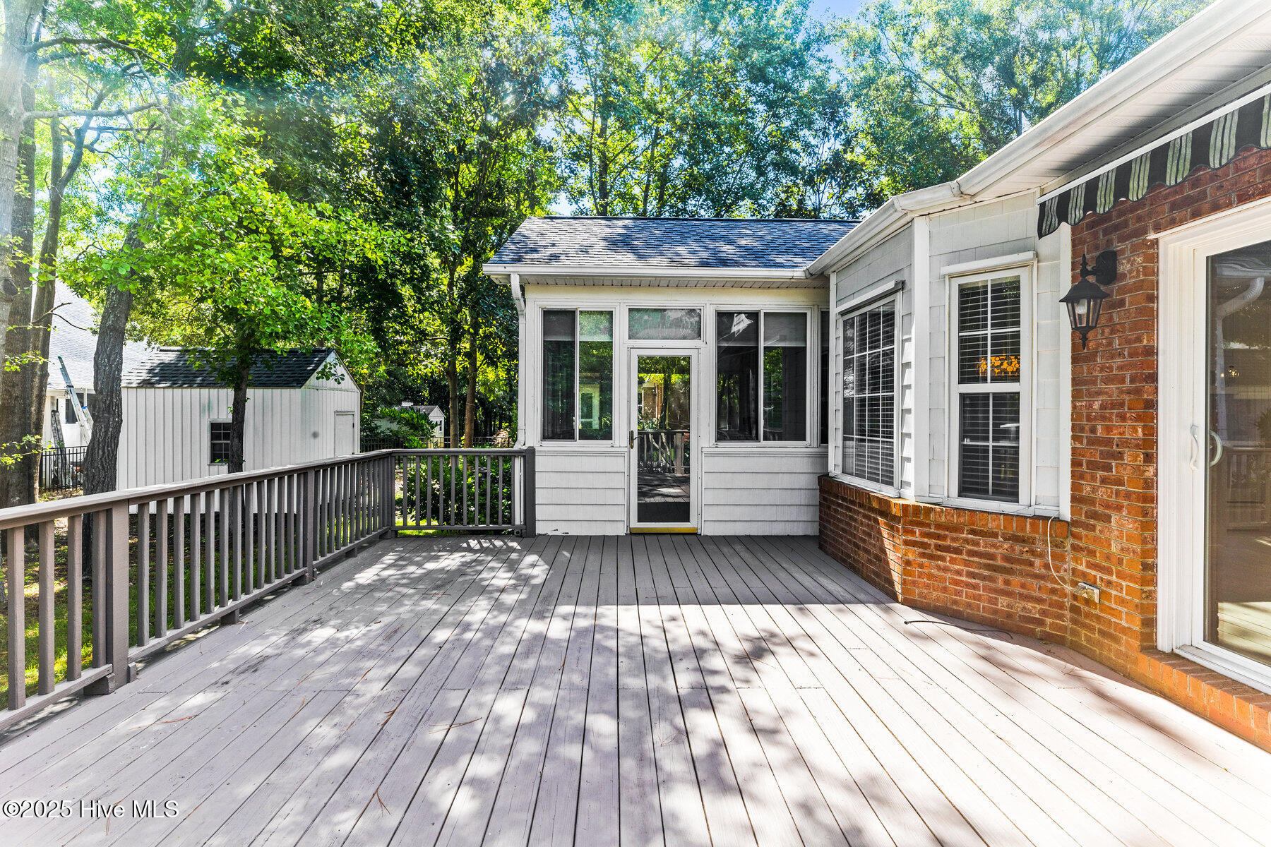 100519162 | Photo 36