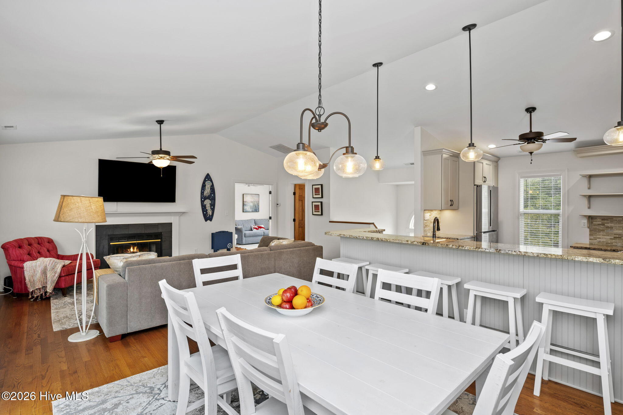 100557272 | Photo 18