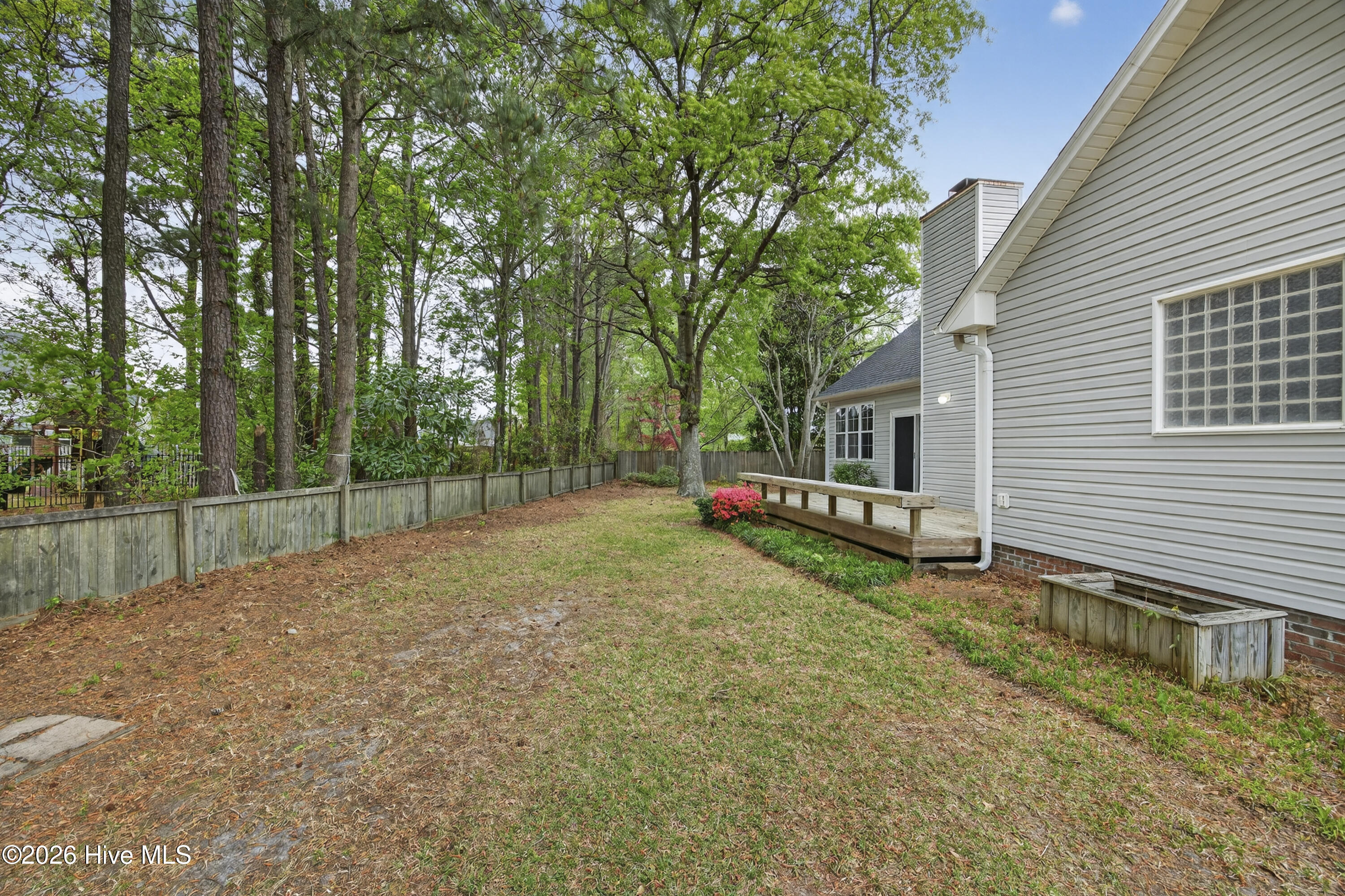 100565929 | Photo 12