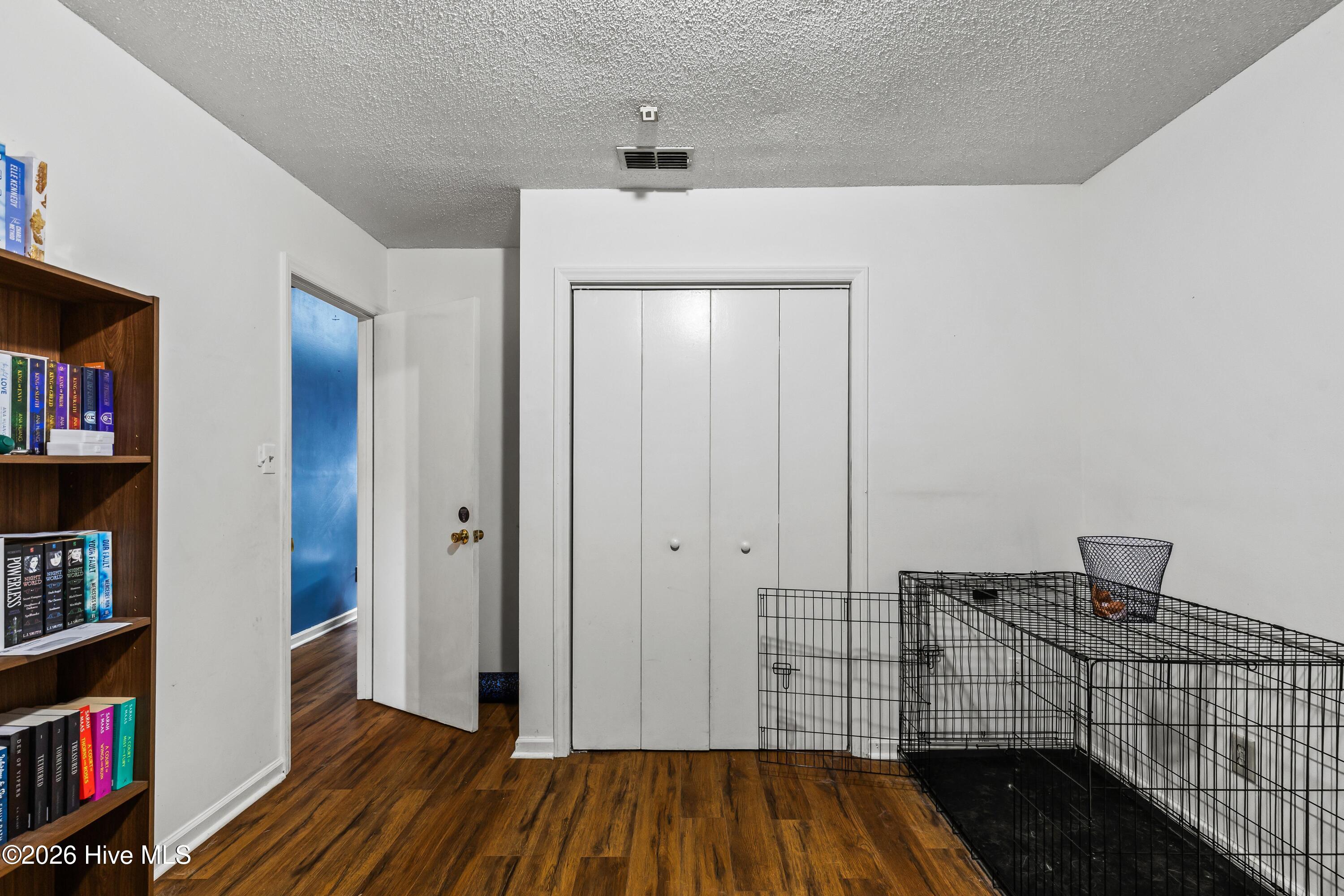 100548610 | Photo 19