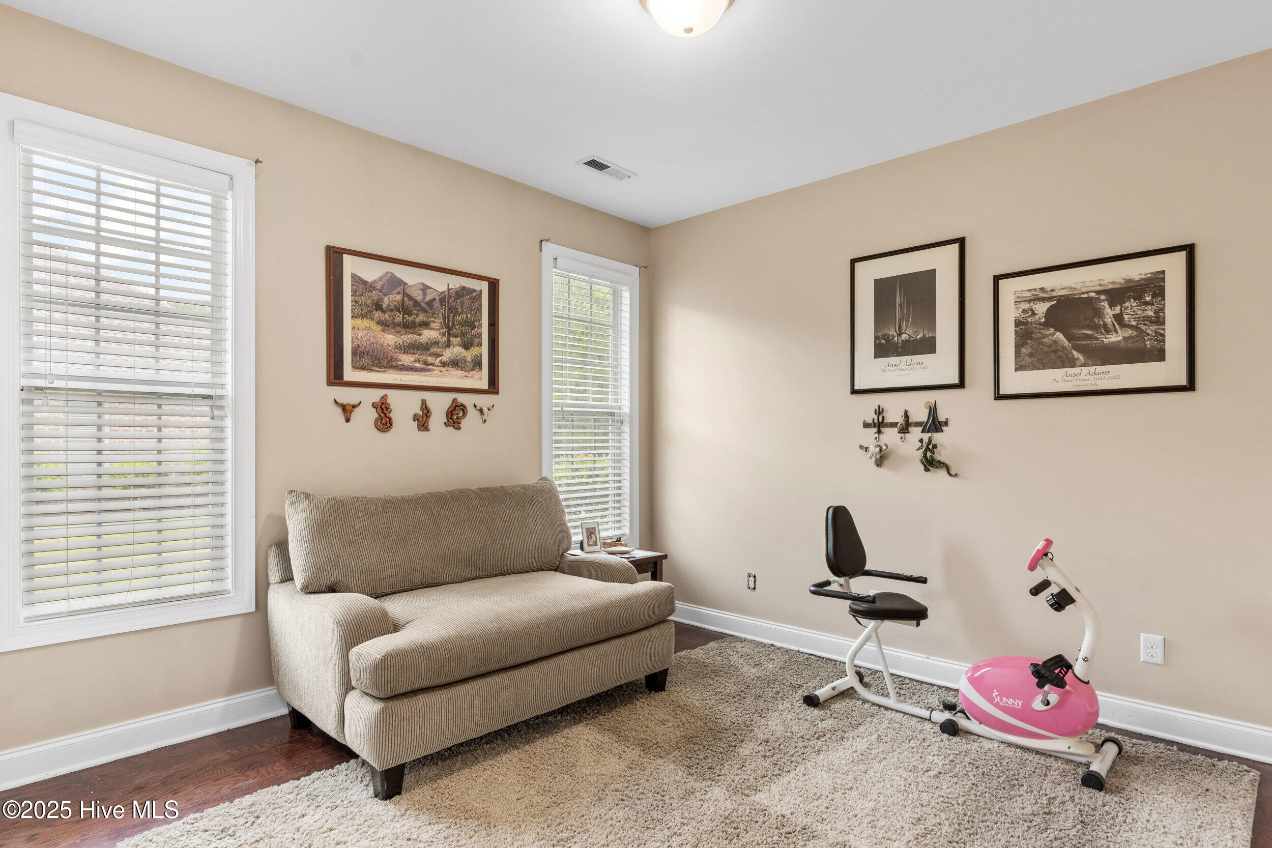 100506043 | Photo 25