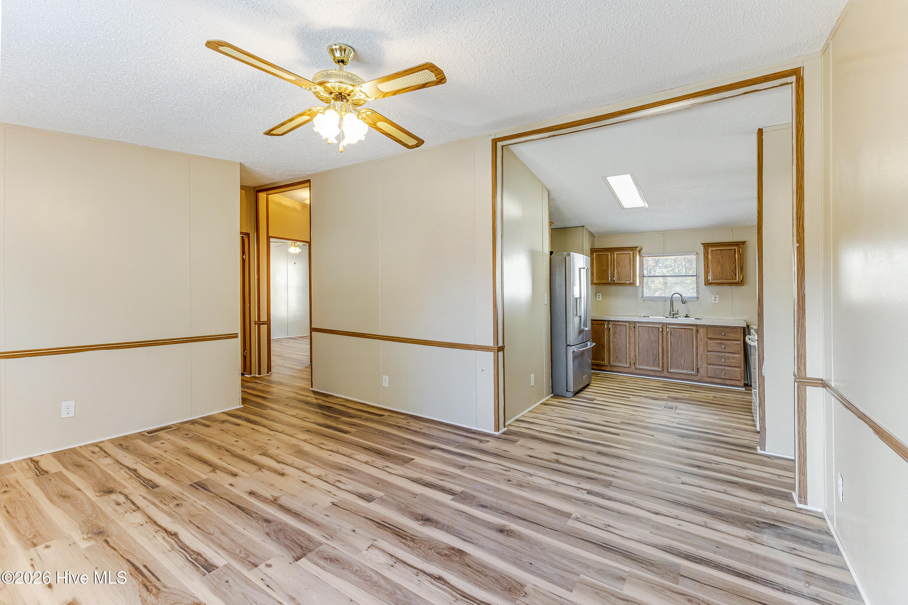 100564179 | Photo 28