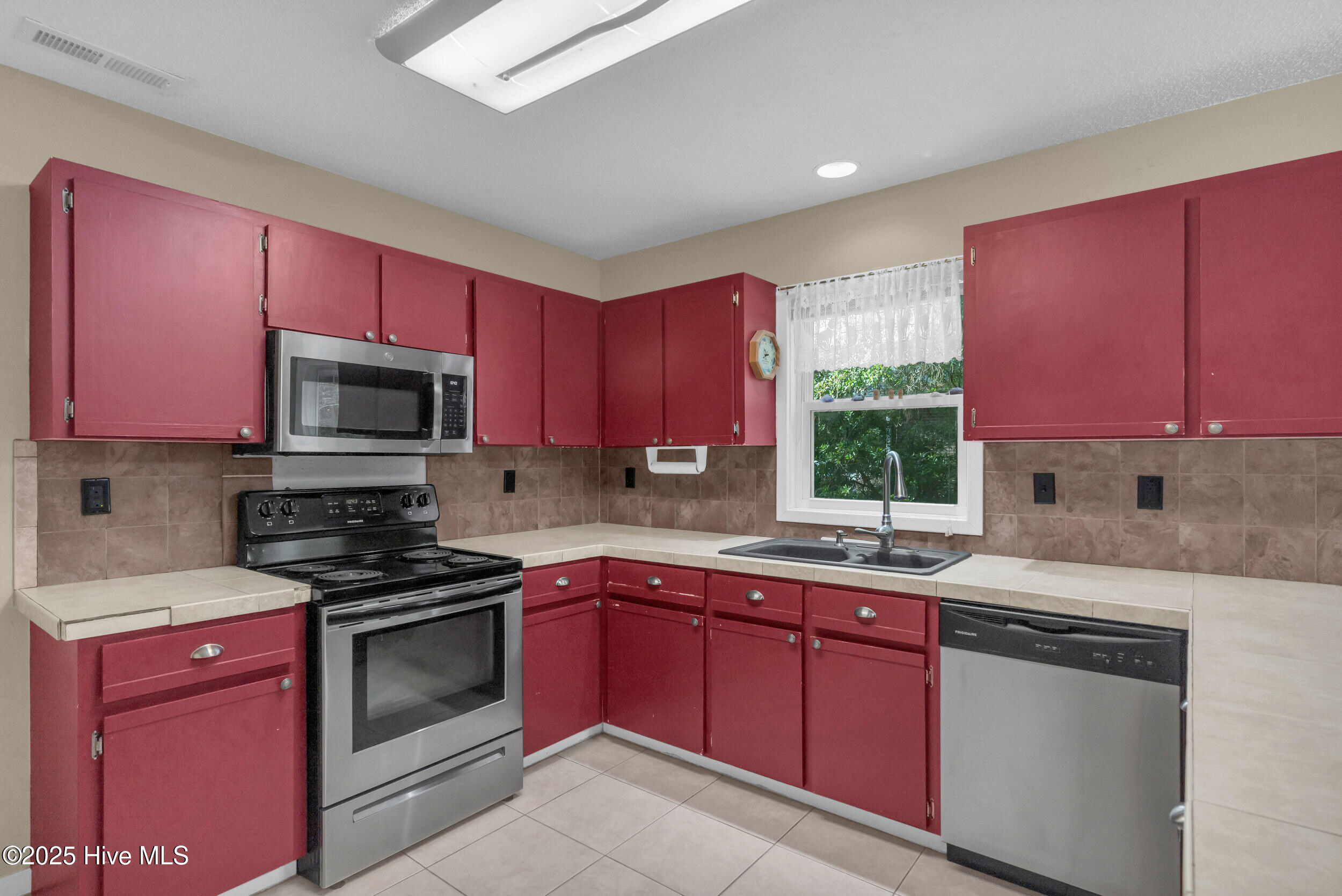 100546035 | Photo 13