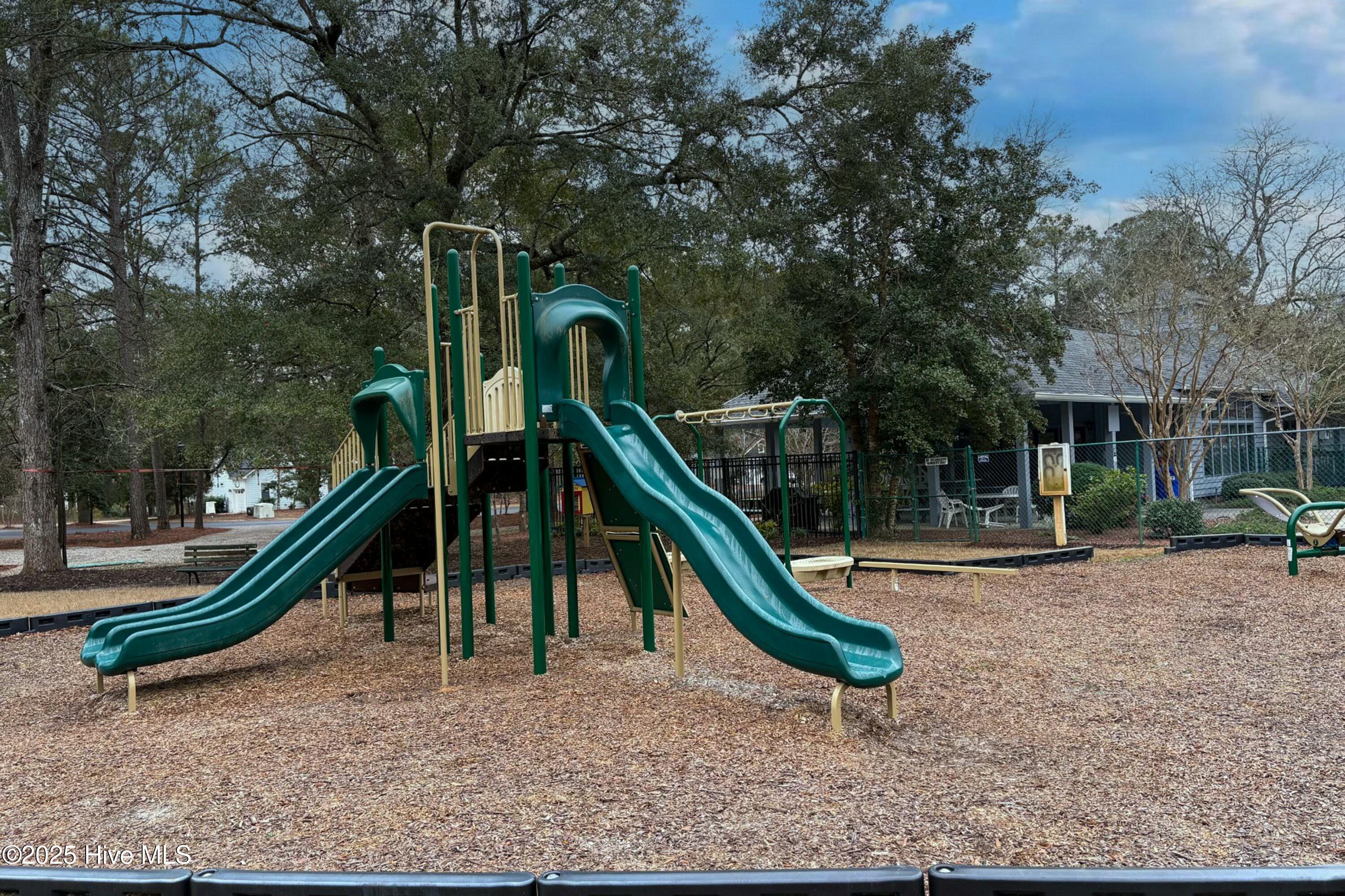 100548602 | Photo 27