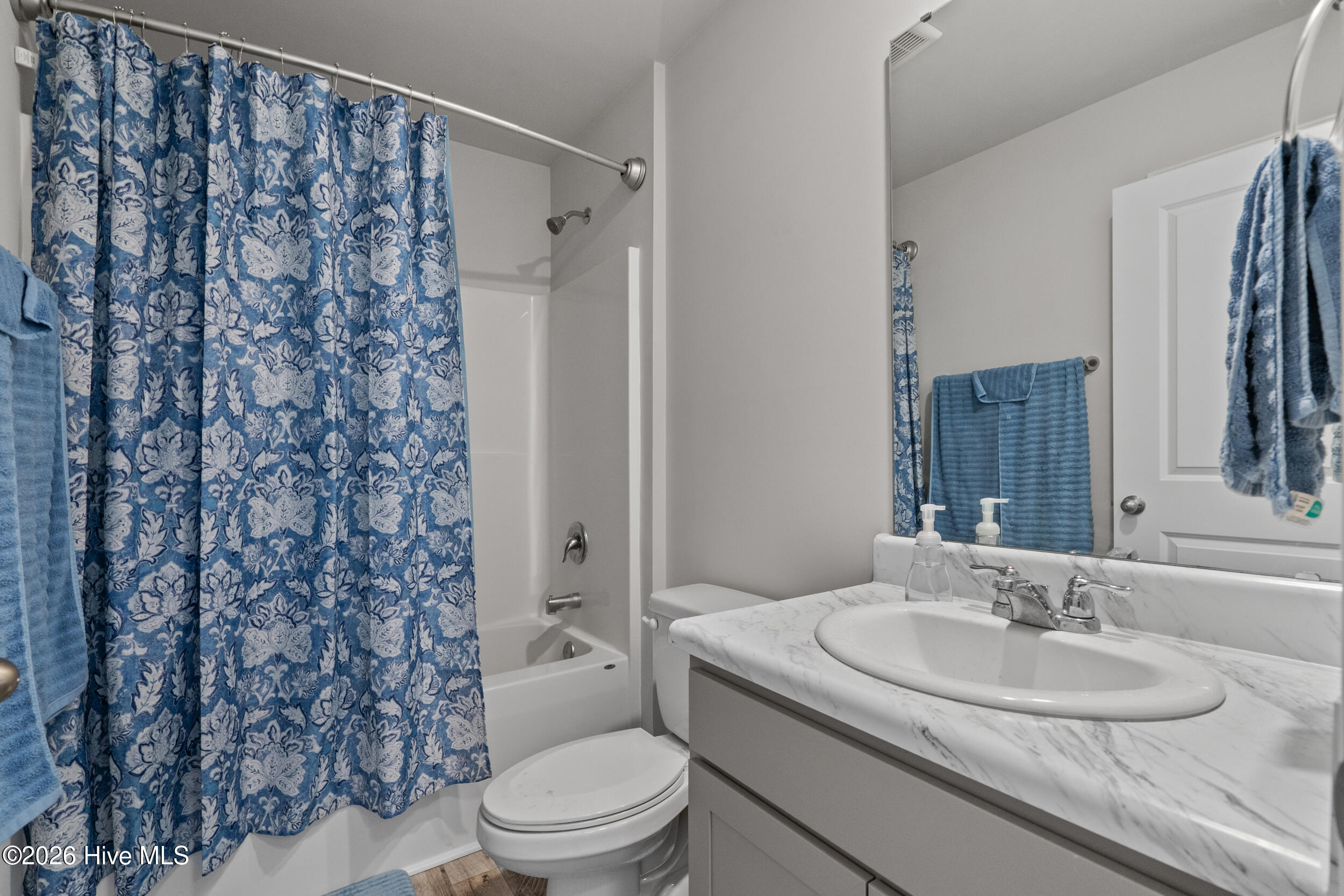 100563374 | Photo 26