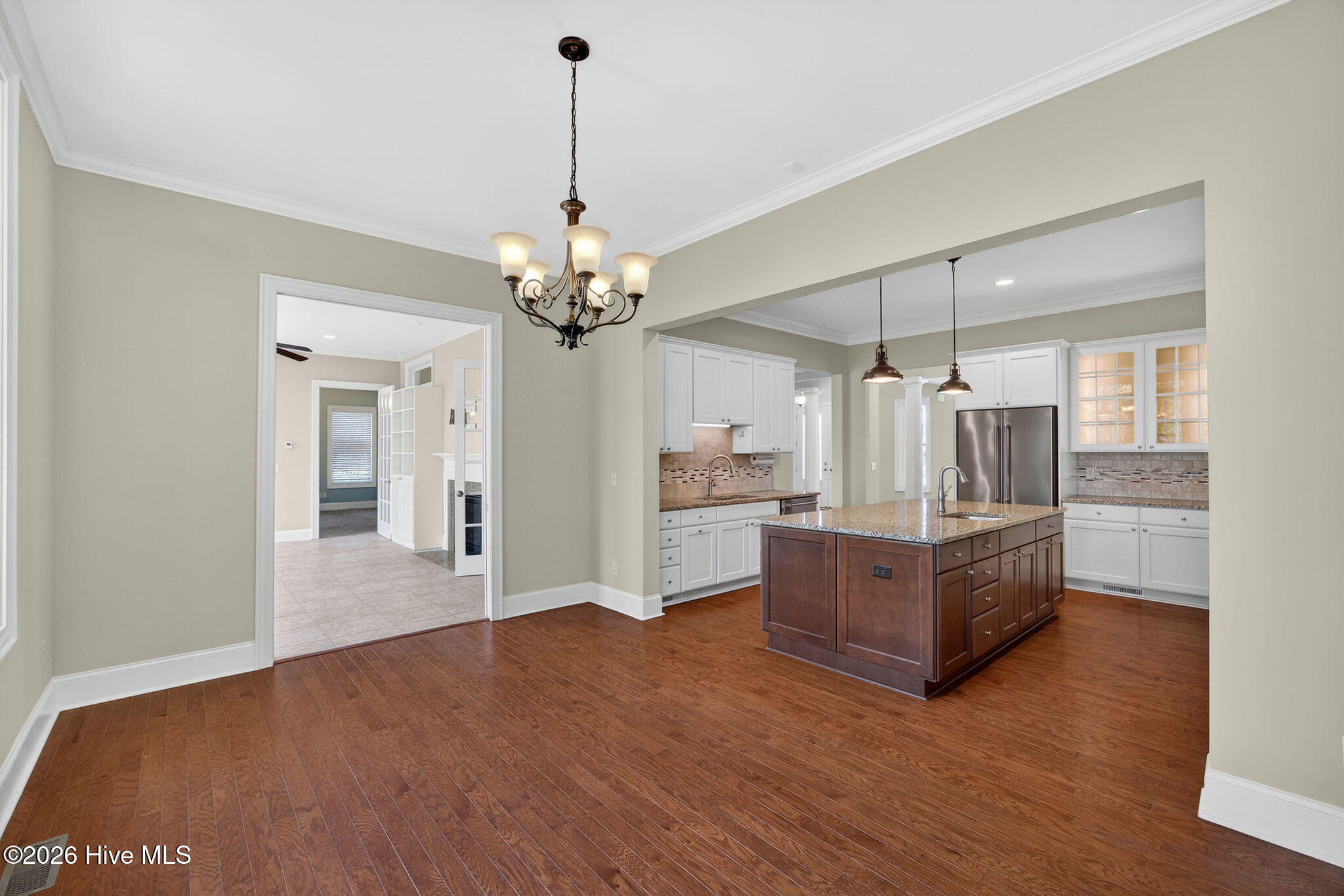 100566414 | Photo 34