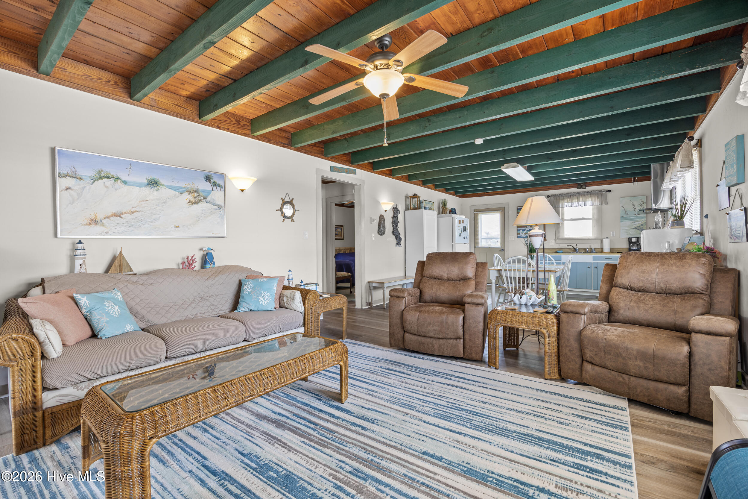 100563115 | Photo 37