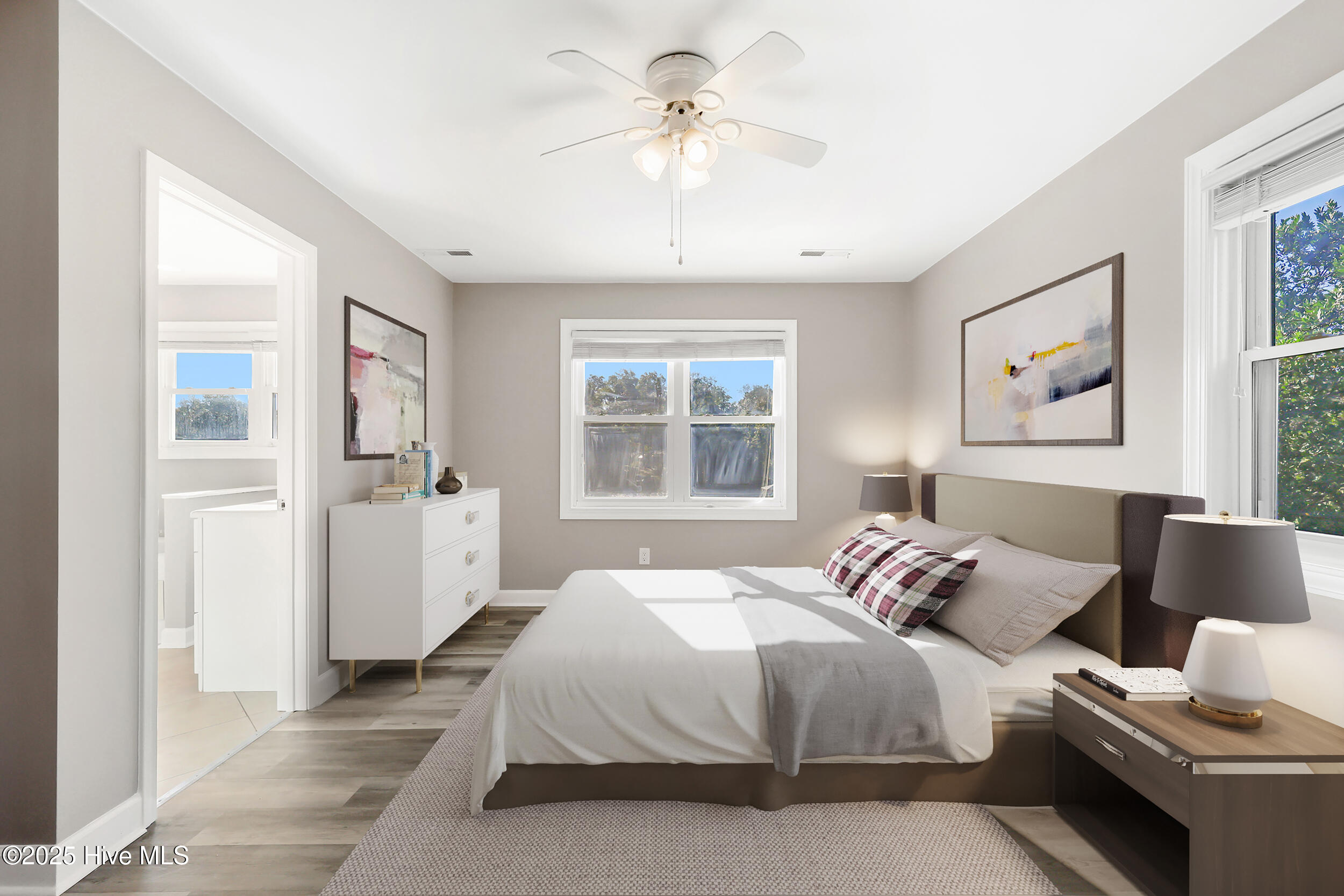 100542075 | Photo 26