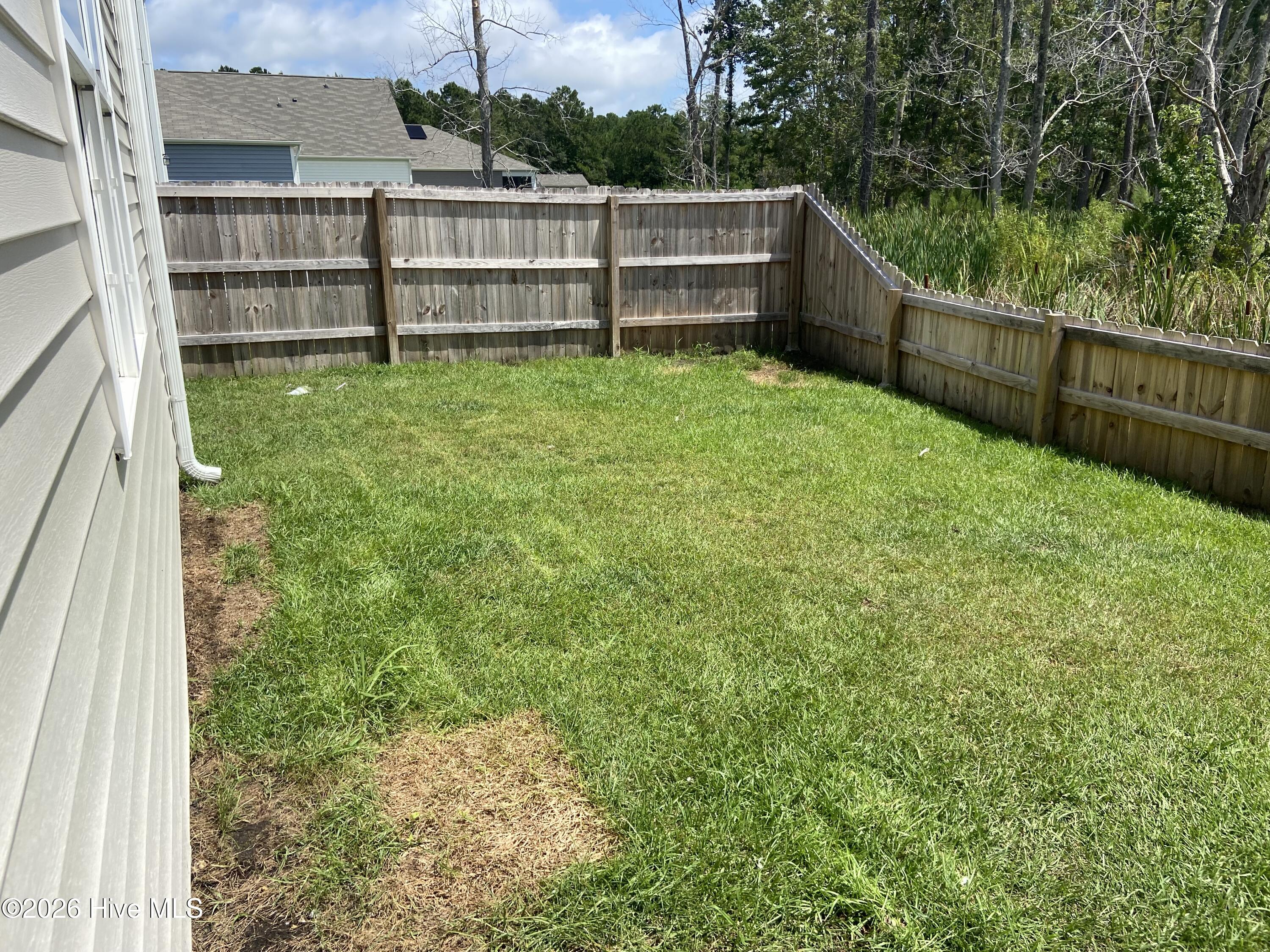 100561980 | Photo 16