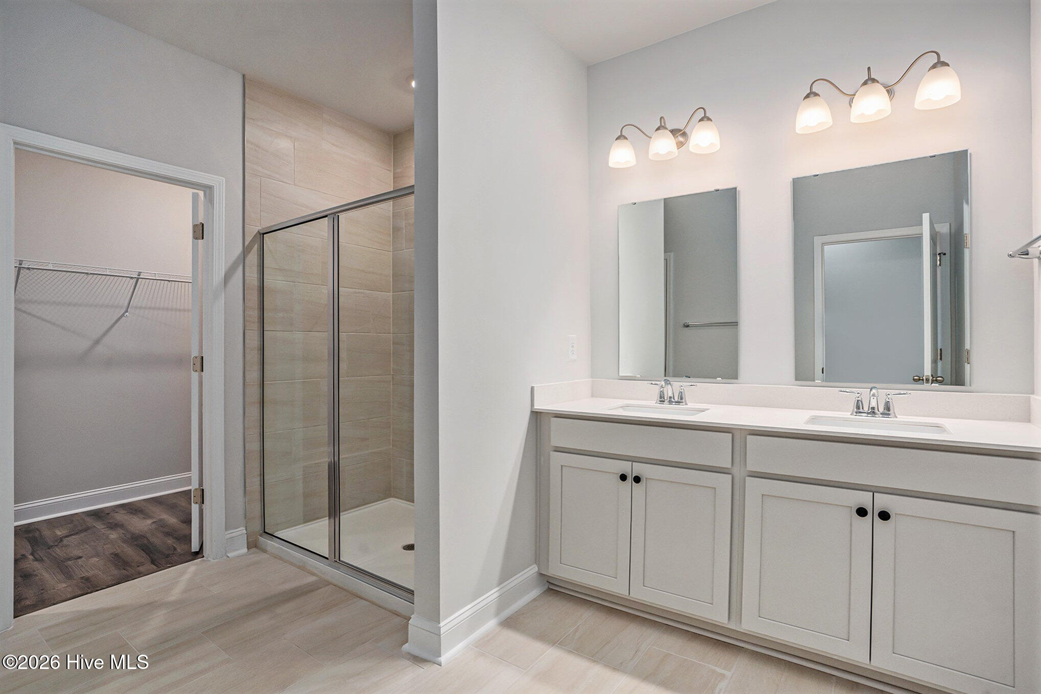 100556808 | Photo 18