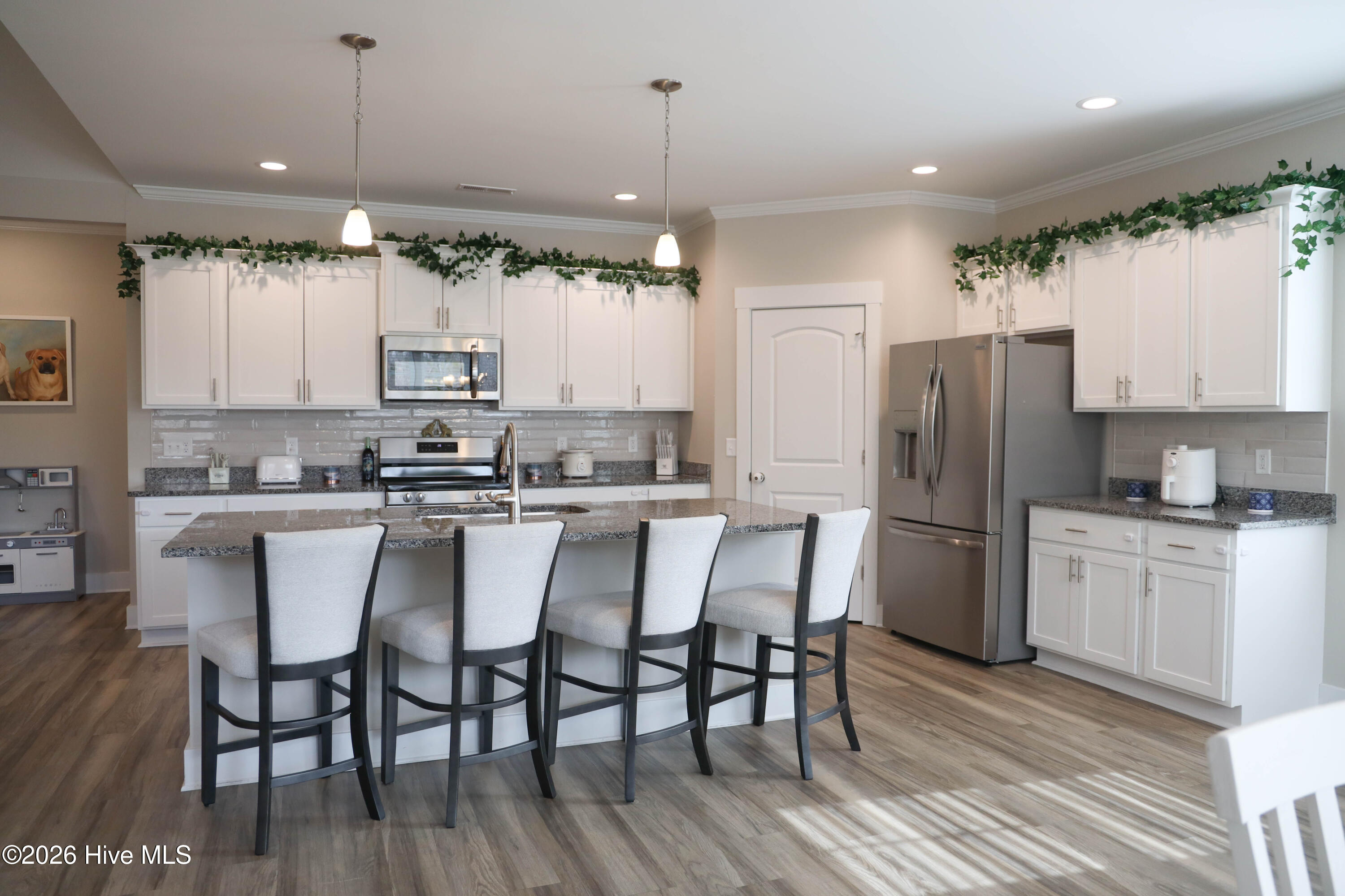 100560693 | Photo 17