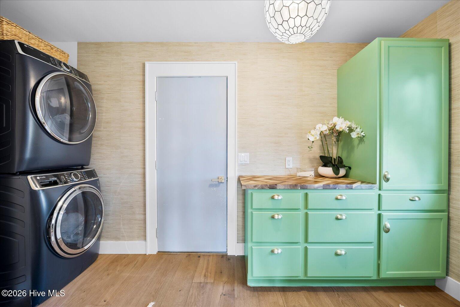 100548243 | Photo 28