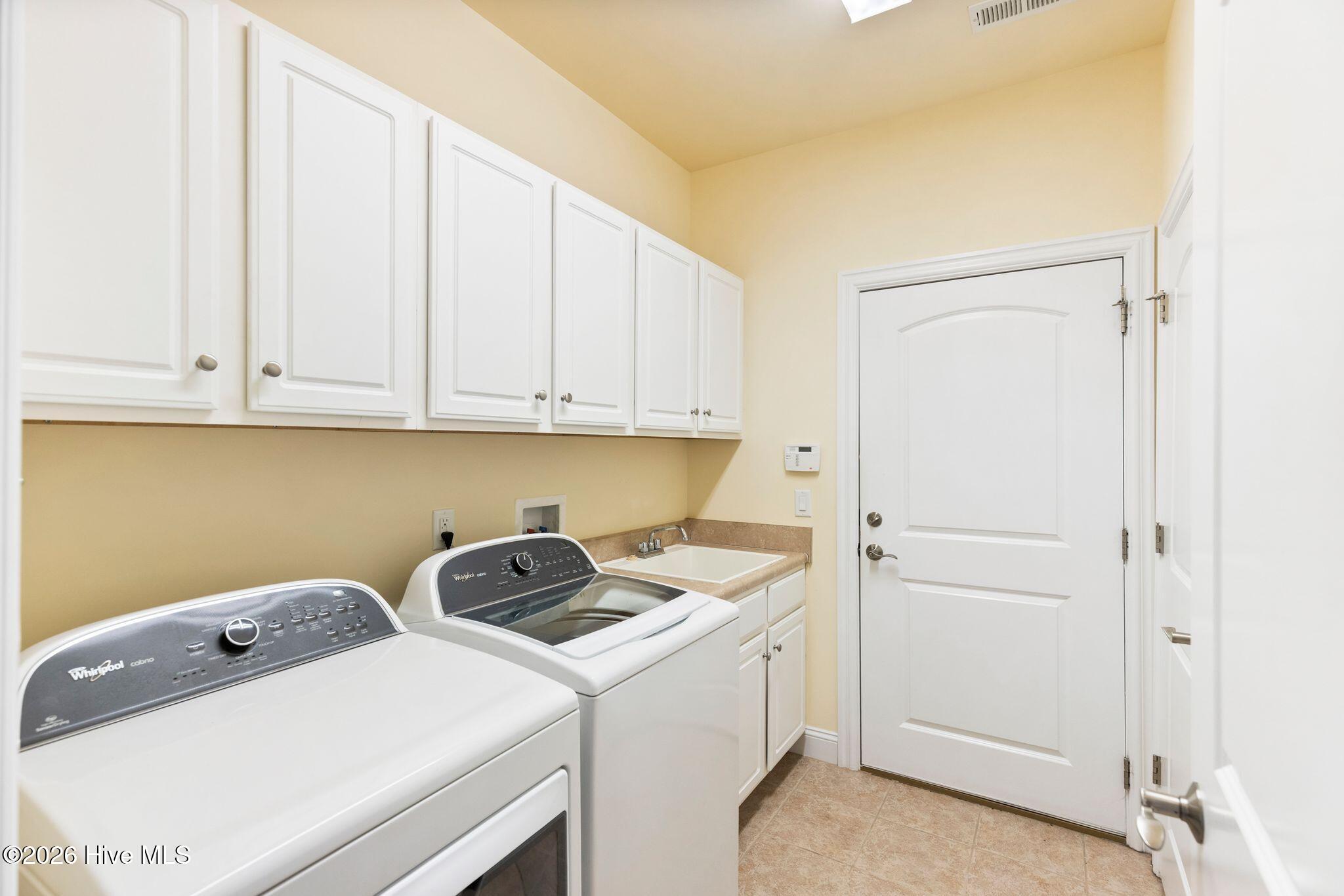 100559645 | Photo 32