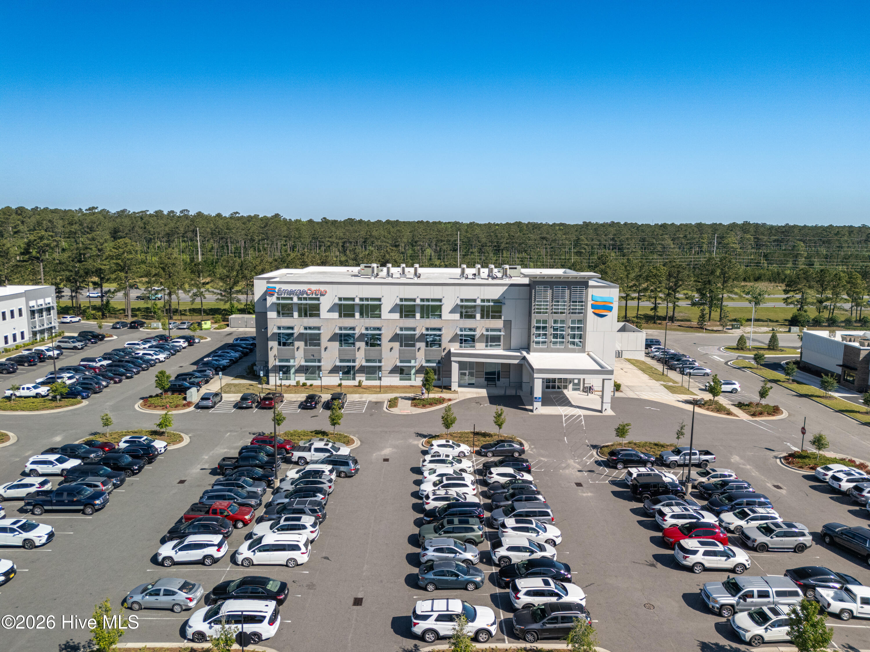 100554003 | Photo 94