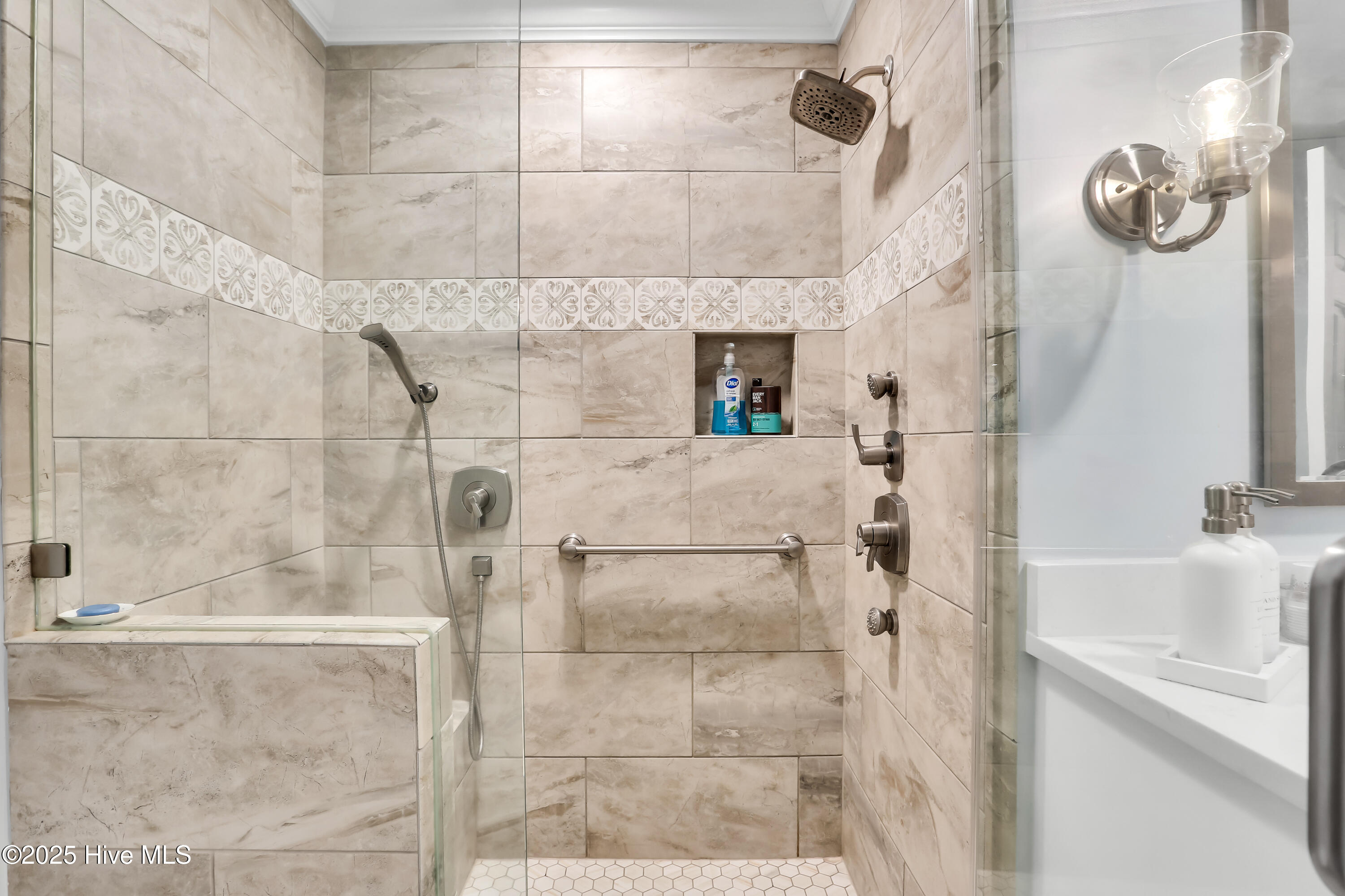 100544333 | Photo 20