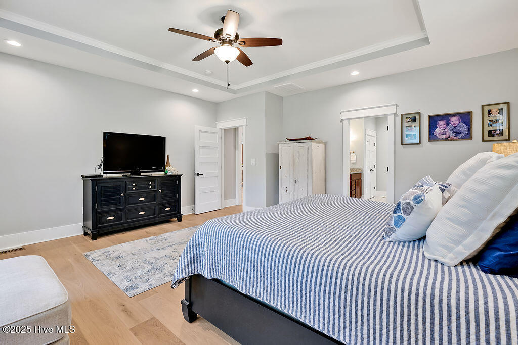 100521530 | Photo 25