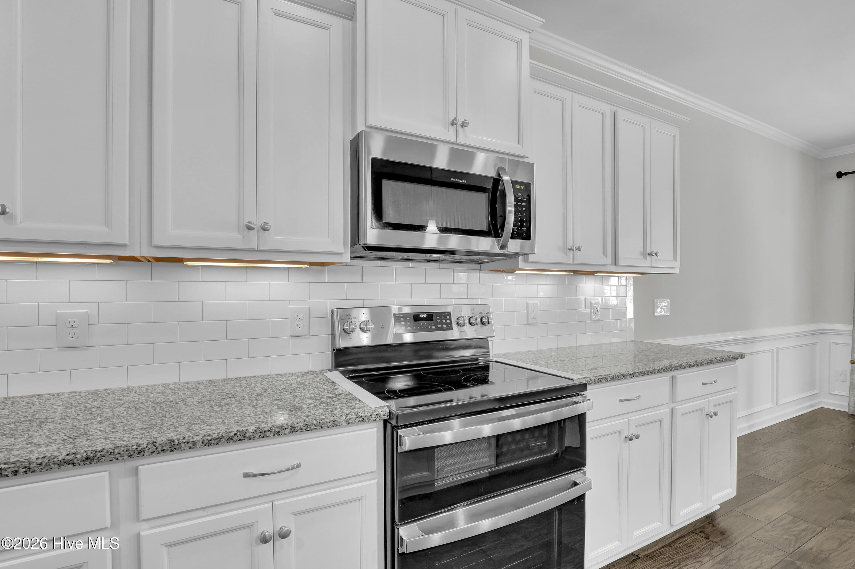 100567607 | Photo 13