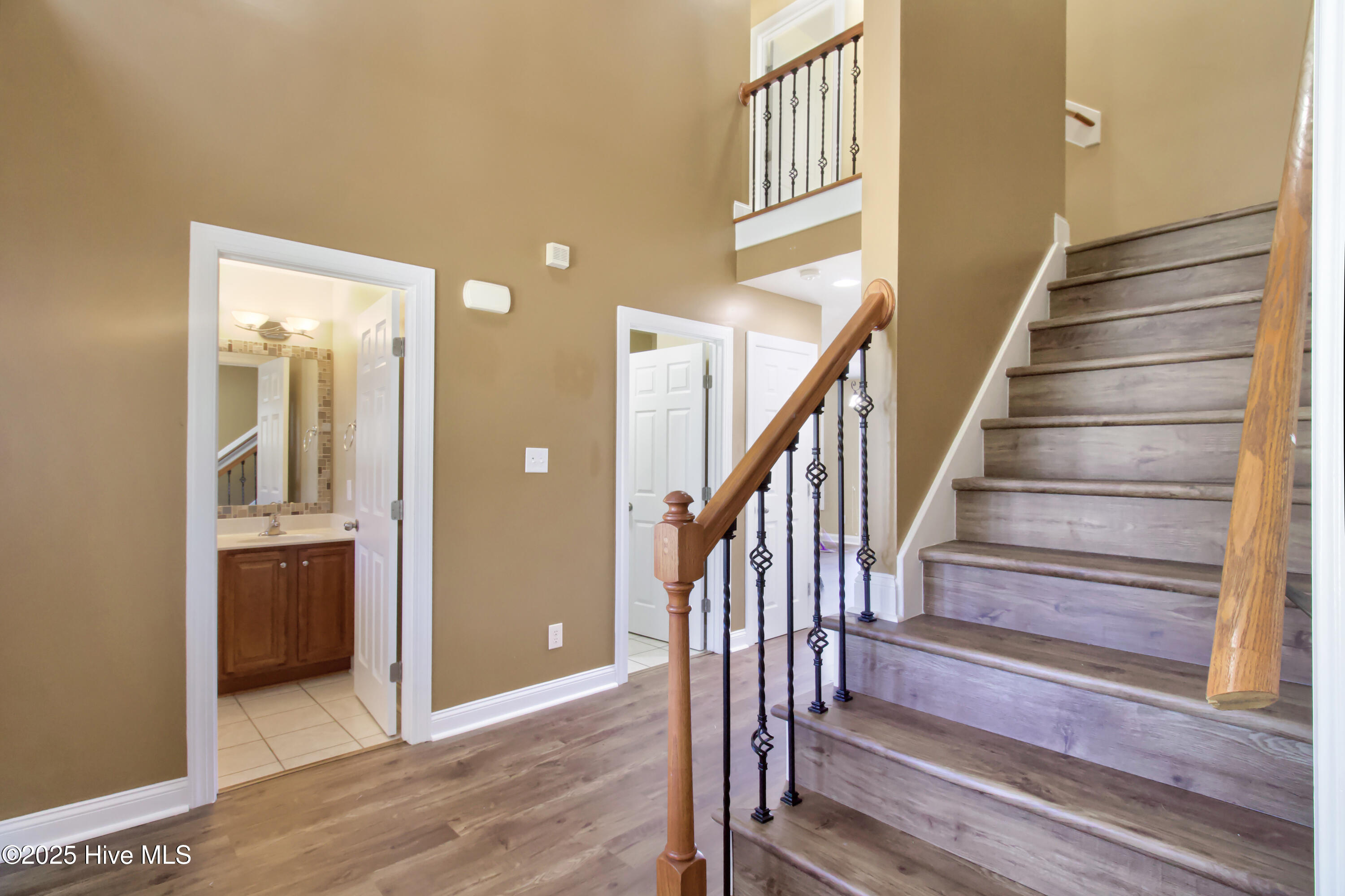 100538875 | Photo 14