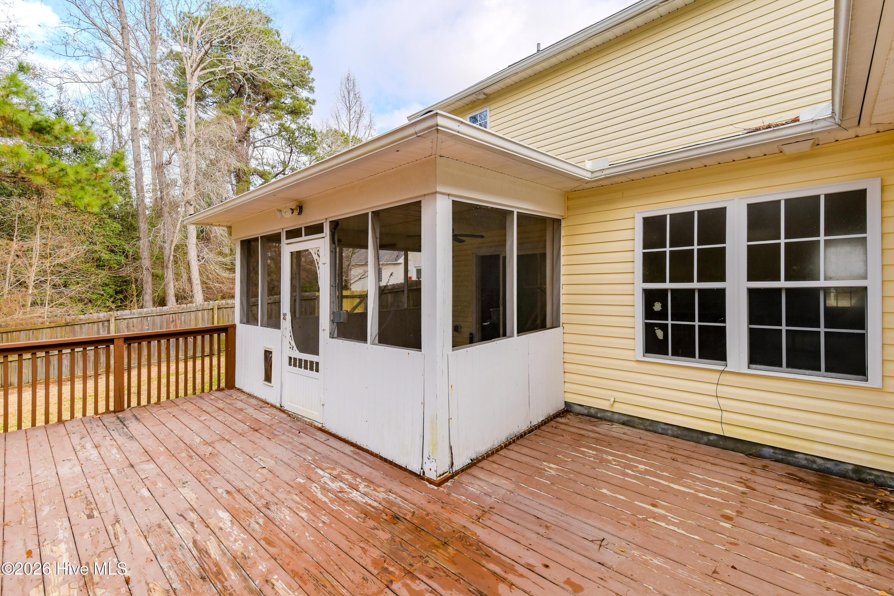 100547567 | Photo 46