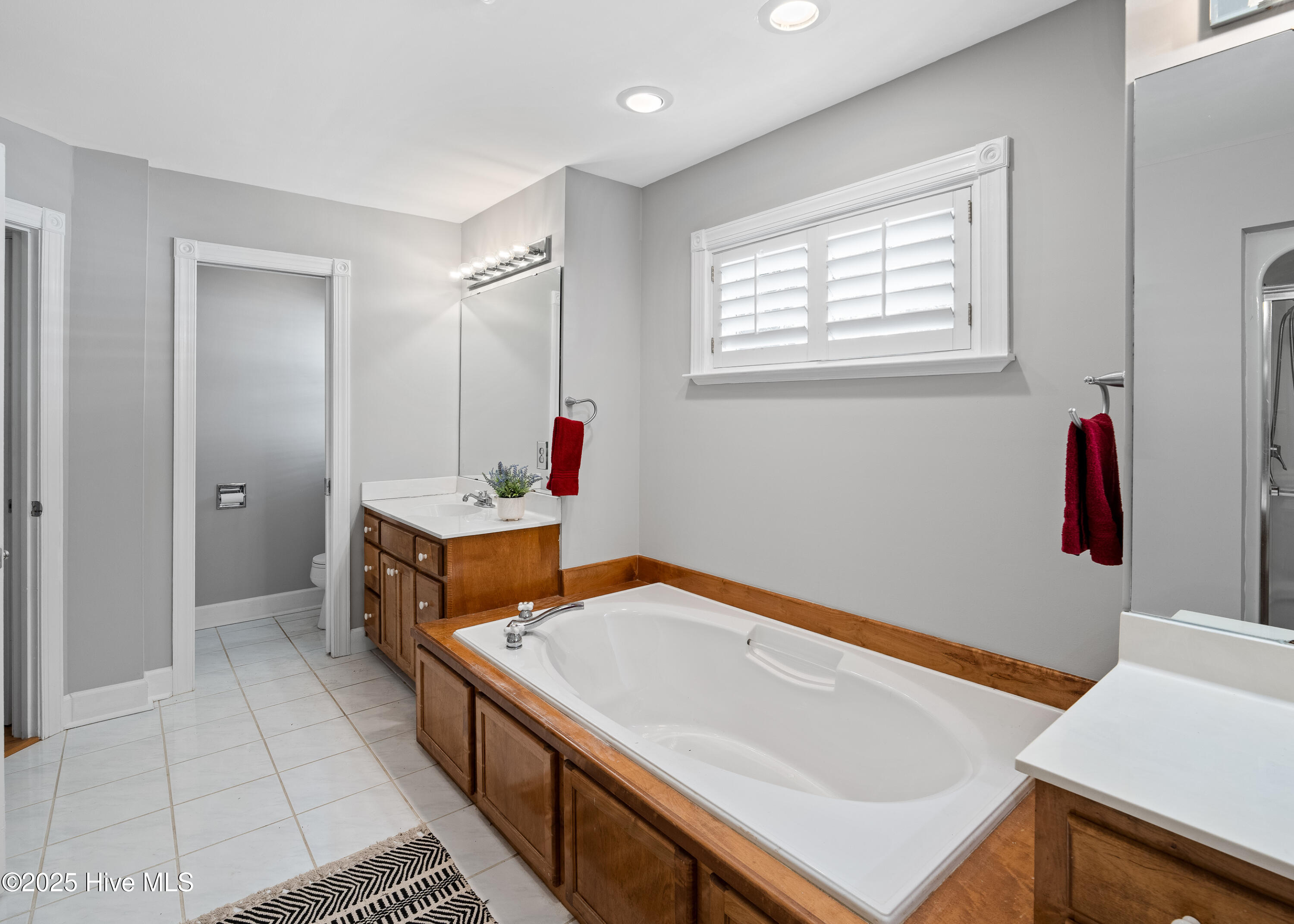 100543941 | Photo 32