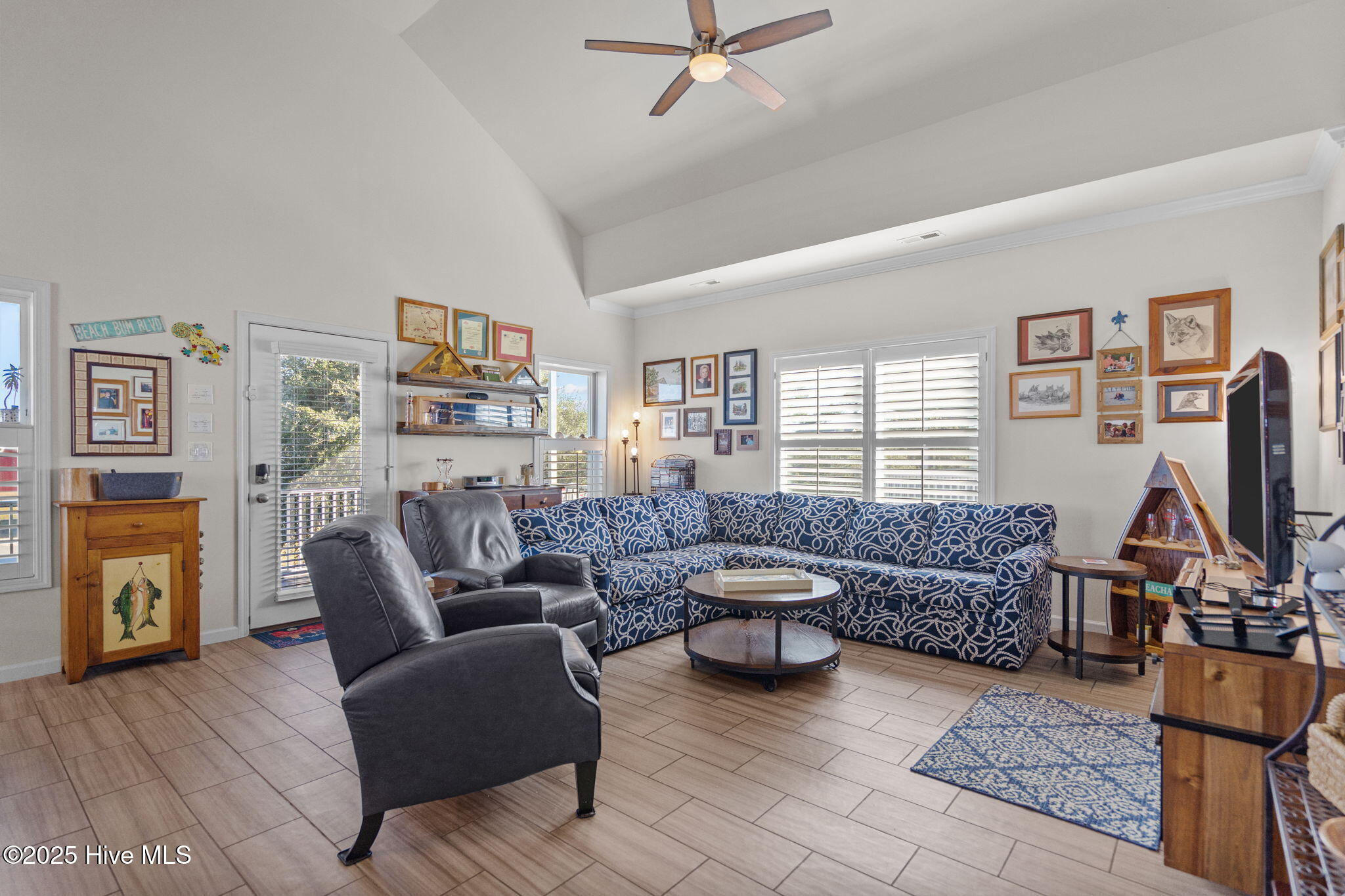 100540020 | Photo 26