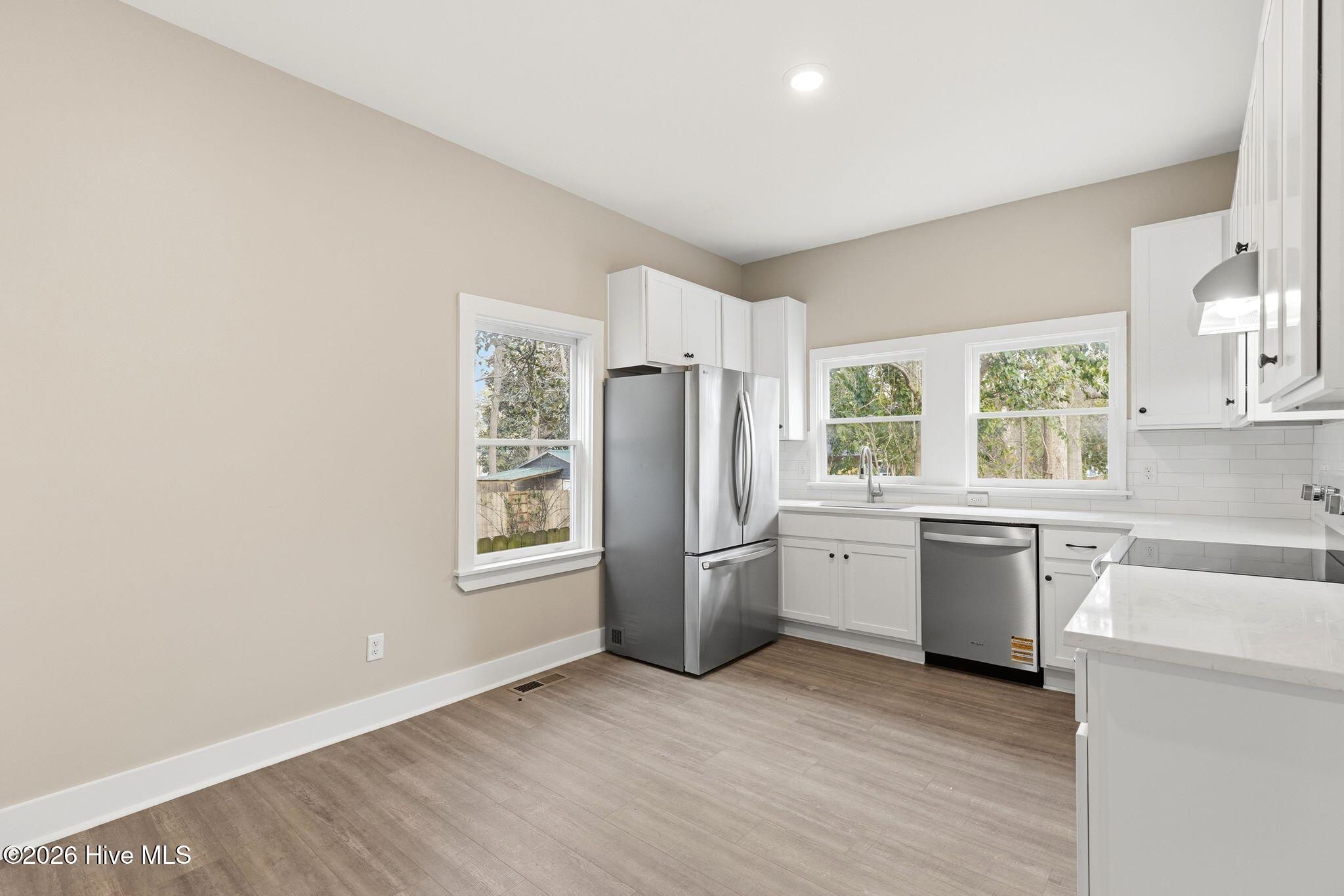 100562420 | Photo 28