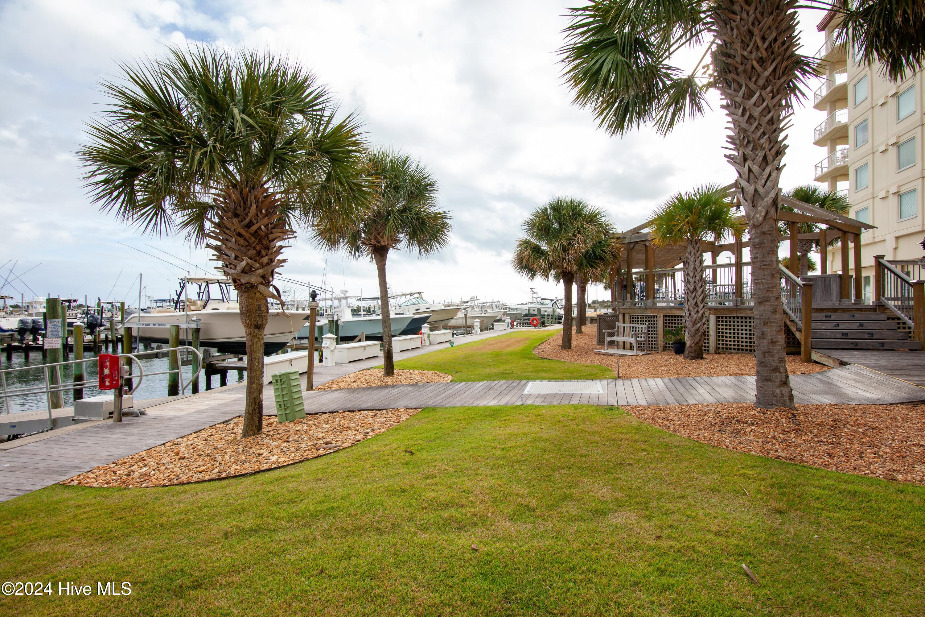 100 Olde Towne Yacht Club 
